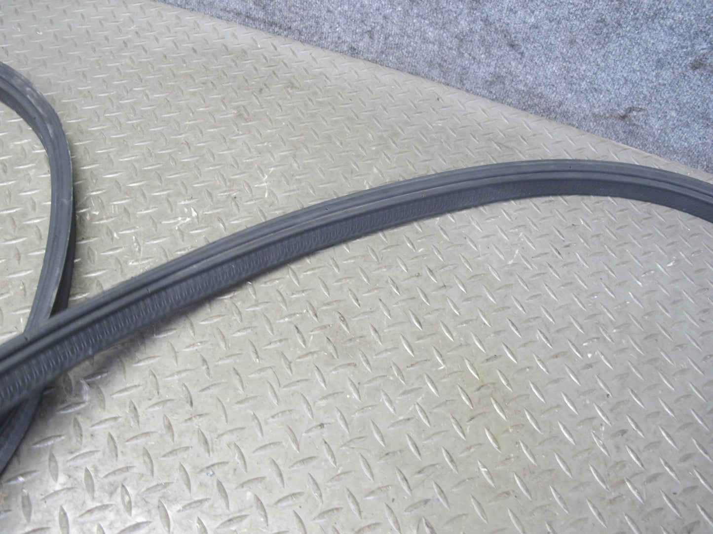 05-13 Chevrolet Corvette C6 Rear Trunk Weatherstrip Rubber Seal OEM