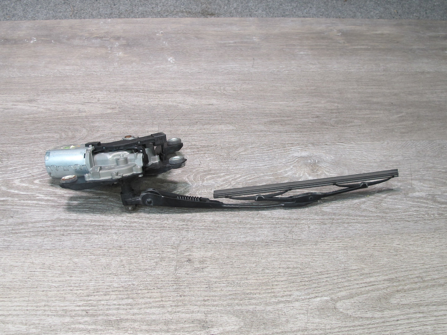 2012-2019 Range Rover Evoque L538 Rear Tailgate Wiper Motor w Arm