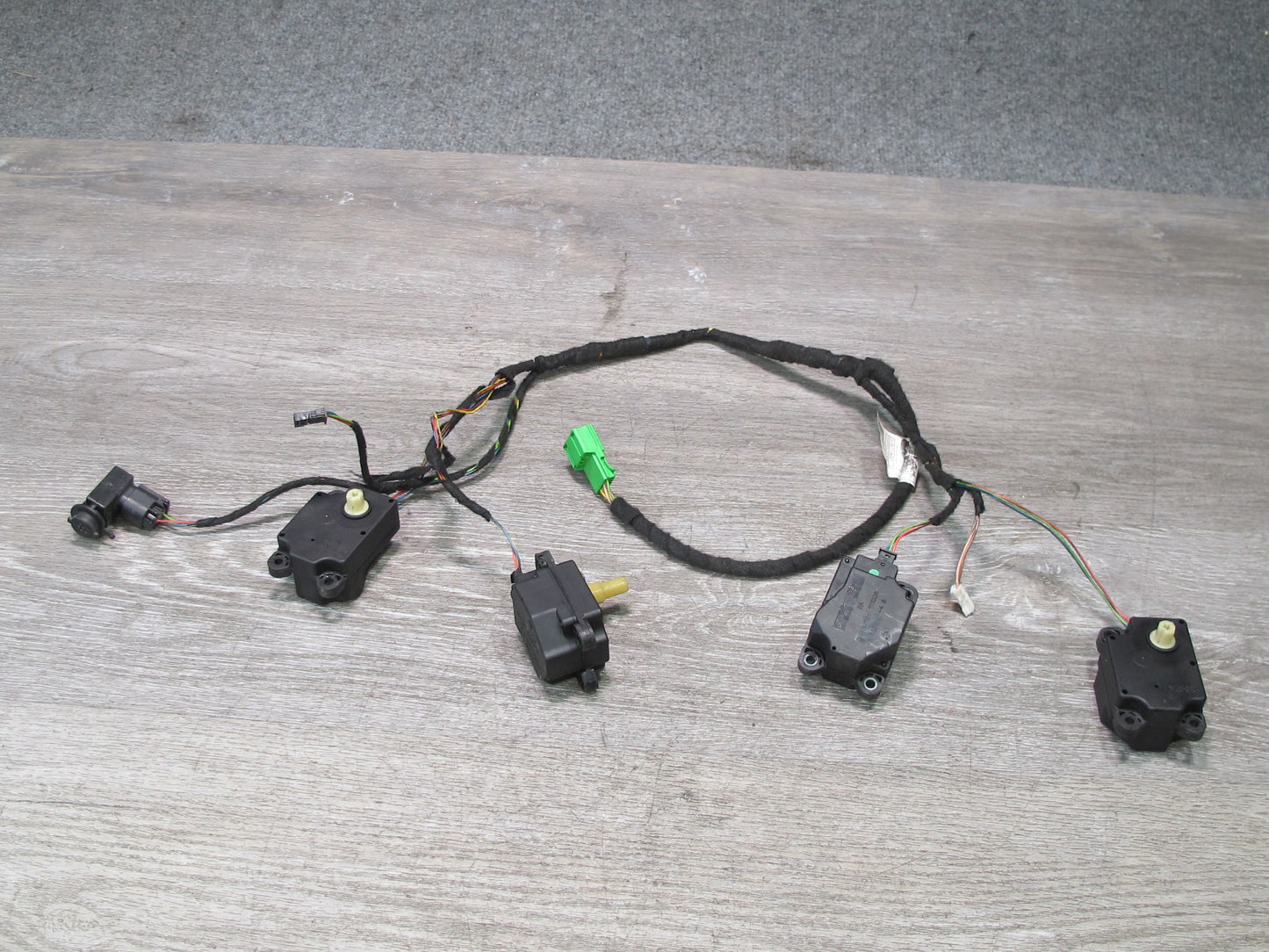 2012-2015 Range Rover Evoque L538 A/C Heater Actuator Flap Door Motor Wiring Set
