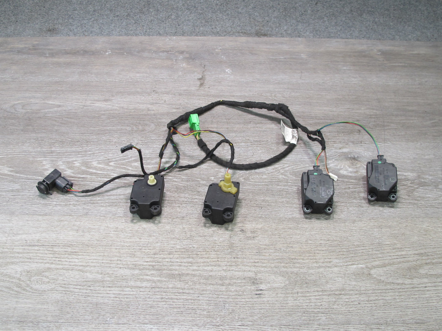 2012-2015 Range Rover Evoque L538 A/C Heater Actuator Flap Door Motor Wiring Set