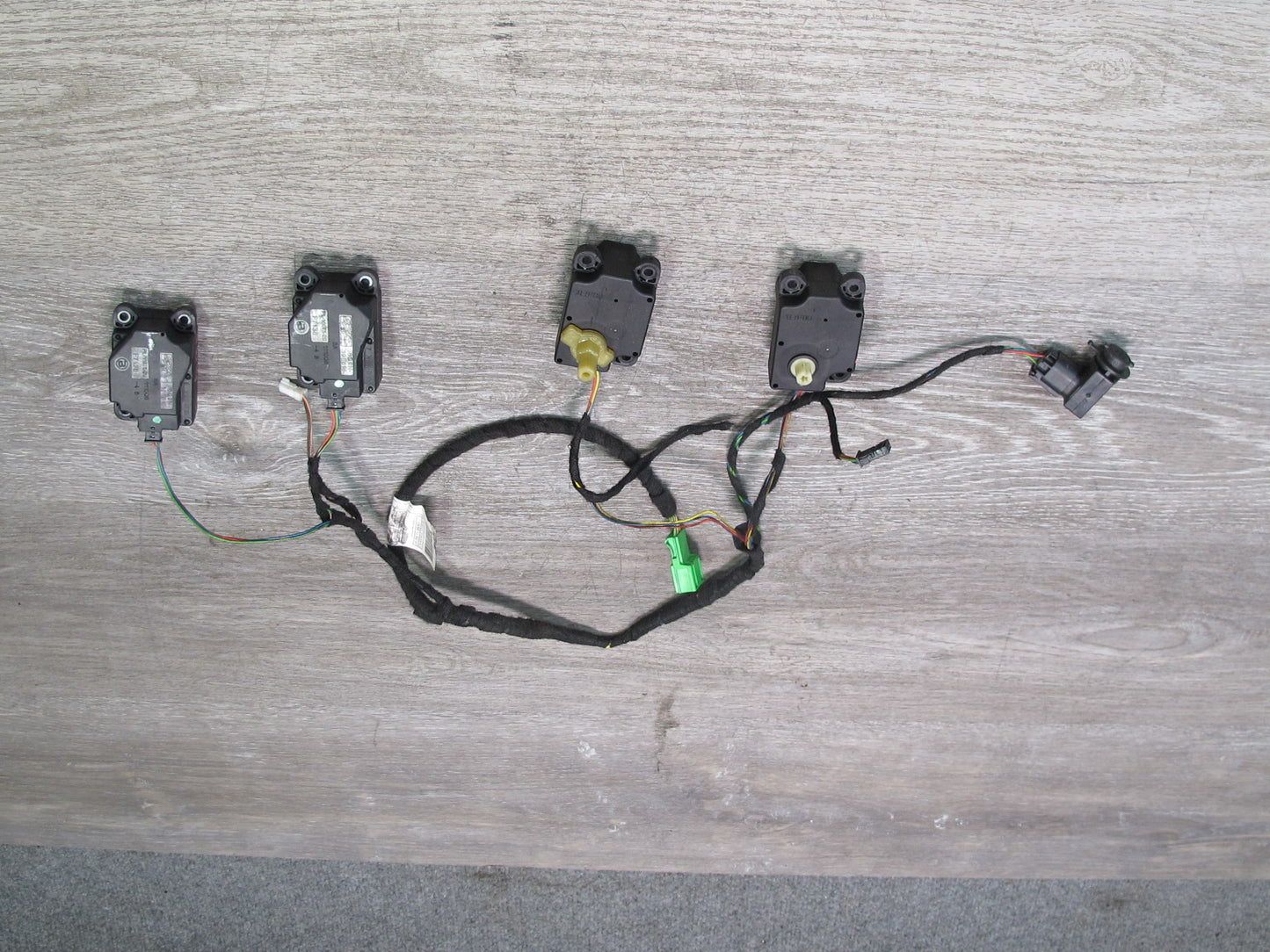2012-2015 Range Rover Evoque L538 A/C Heater Actuator Flap Door Motor Wiring Set