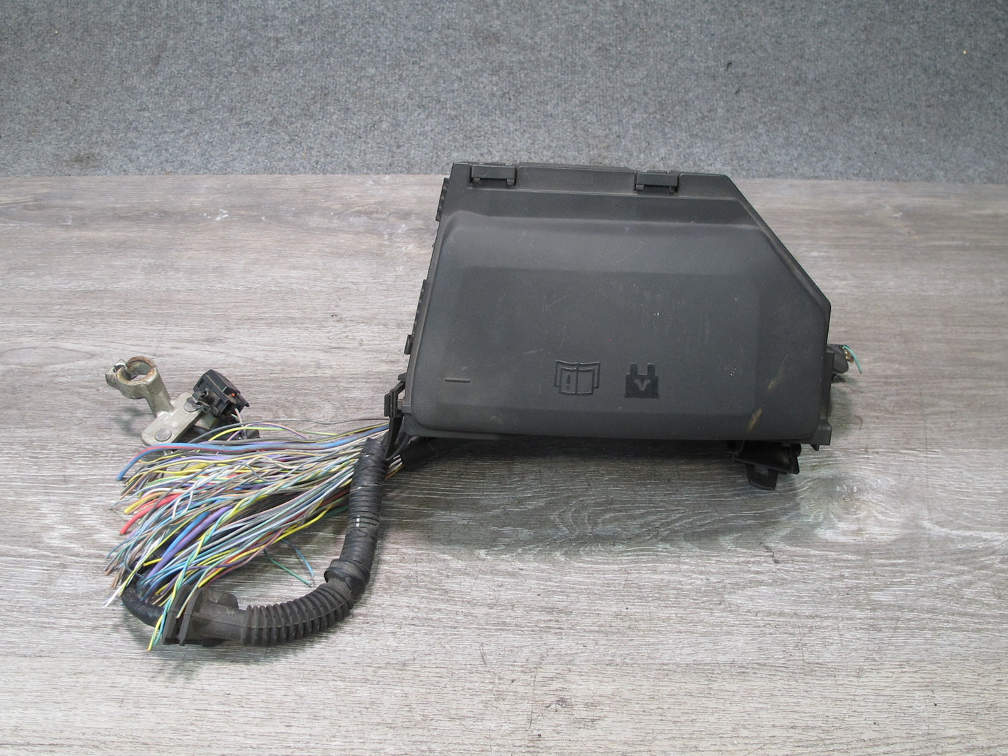2012-2017 Range Rover Evoque L538 Engine Bay Fuse Relay Box Module