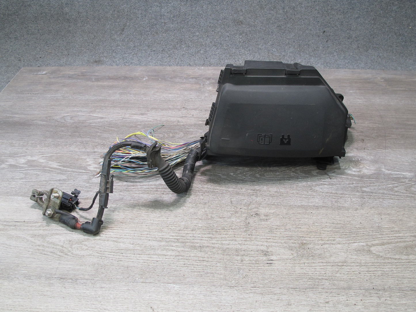 2012-2017 Range Rover Evoque L538 Engine Bay Fuse Relay Box Module