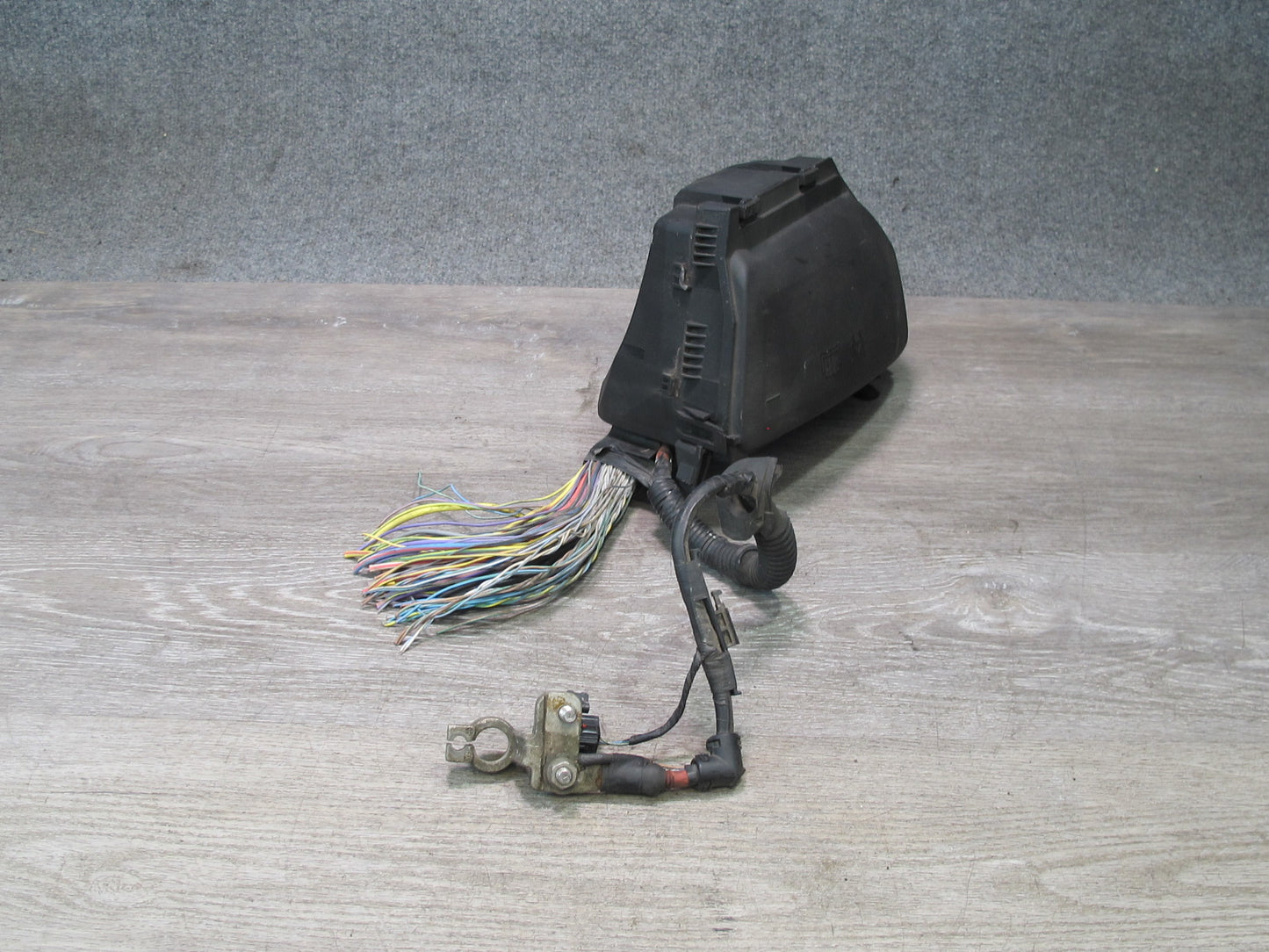 2012-2017 Range Rover Evoque L538 Engine Bay Fuse Relay Box Module