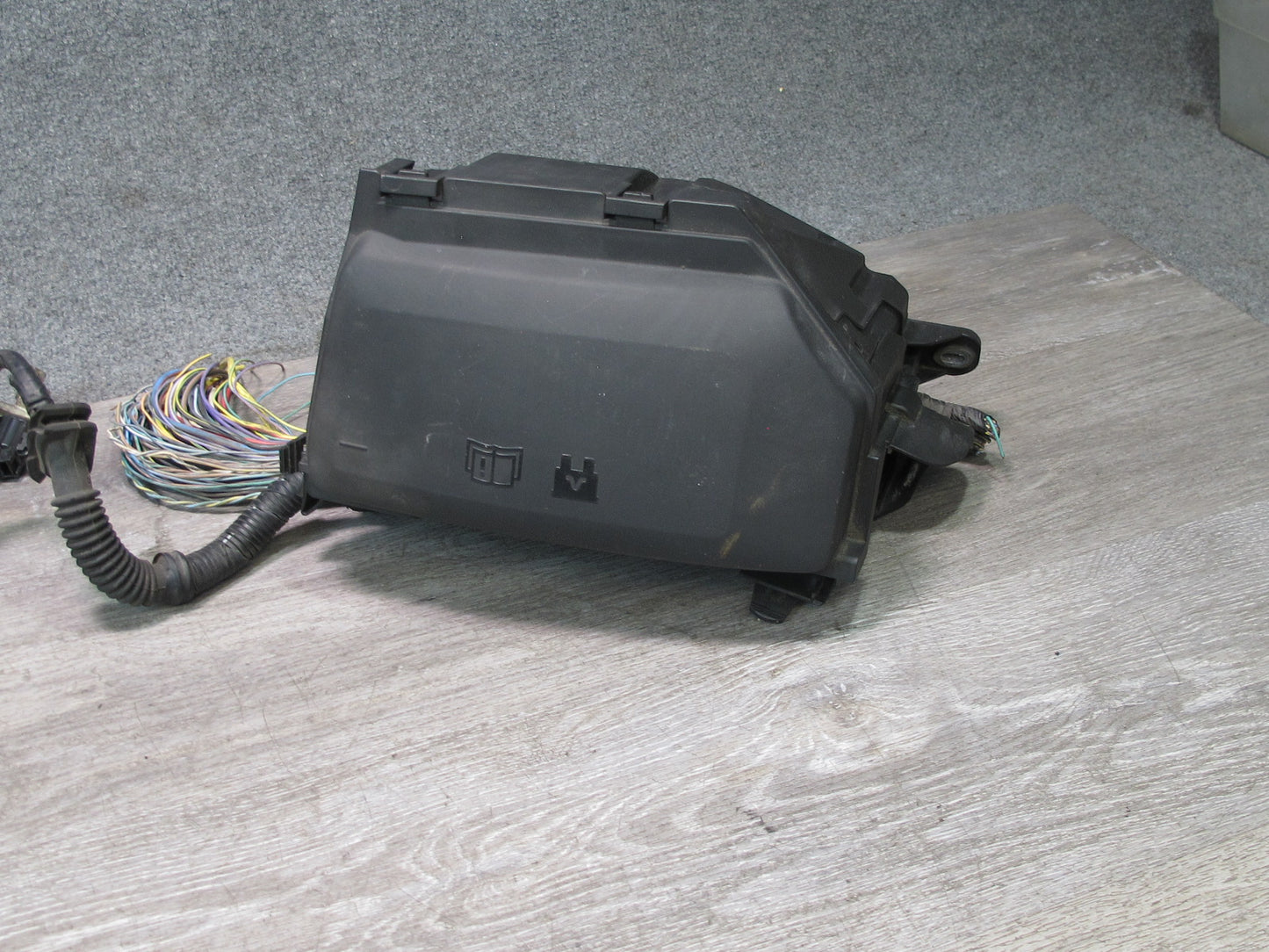 2012-2017 Range Rover Evoque L538 Engine Bay Fuse Relay Box Module