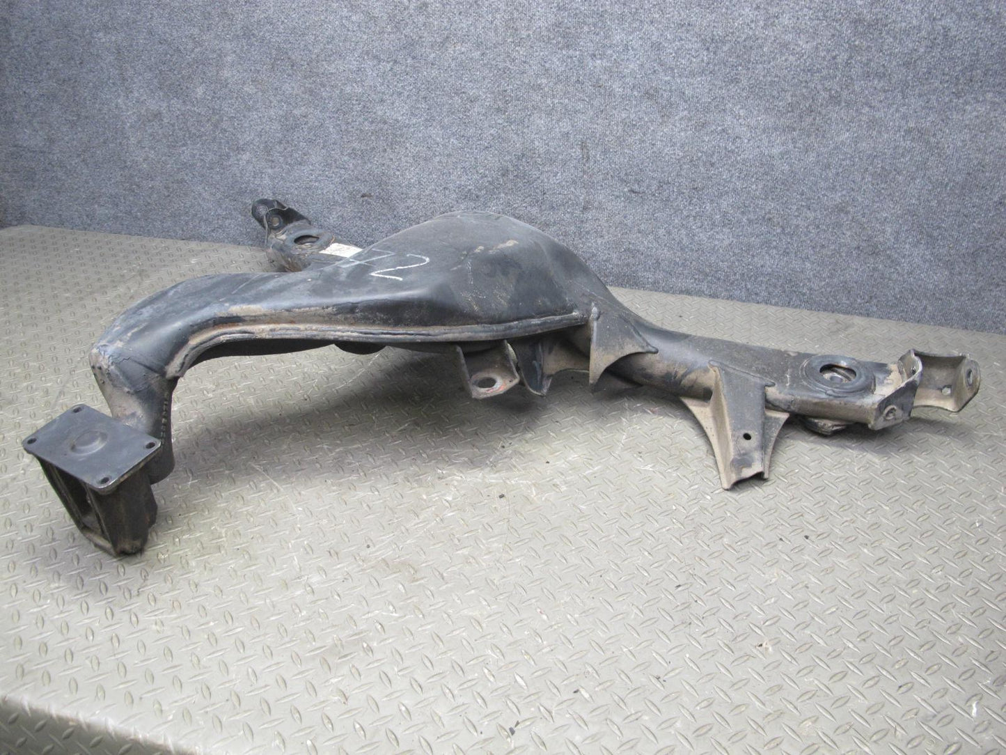 86-89 Mercedes R107 560SL Rear Suspension Subframe Crossmember Carrier OEM