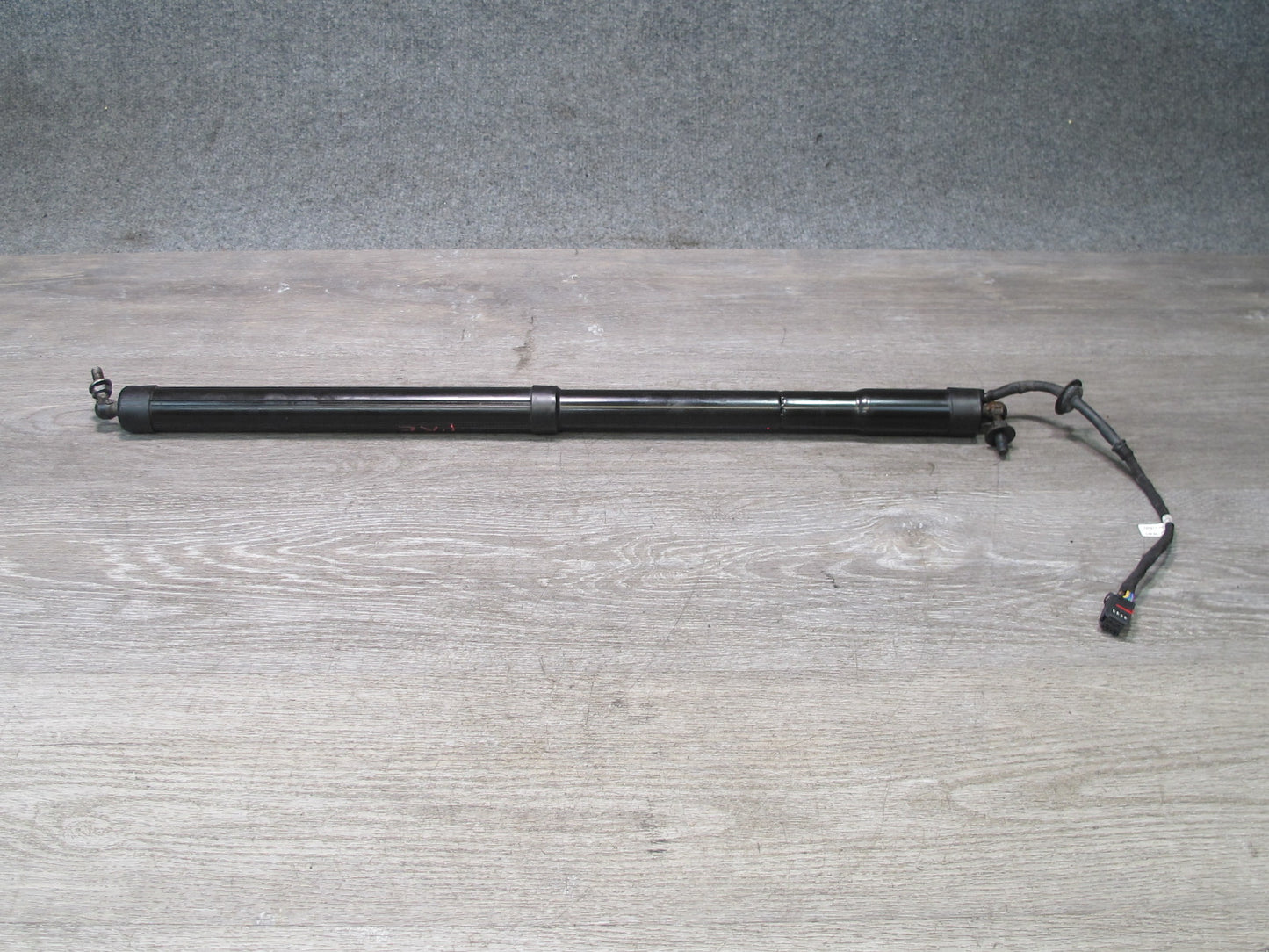 2012-2019 Range Rover Evoque L538 Rear Trunk Electric Lift Shock Strut Set of 2