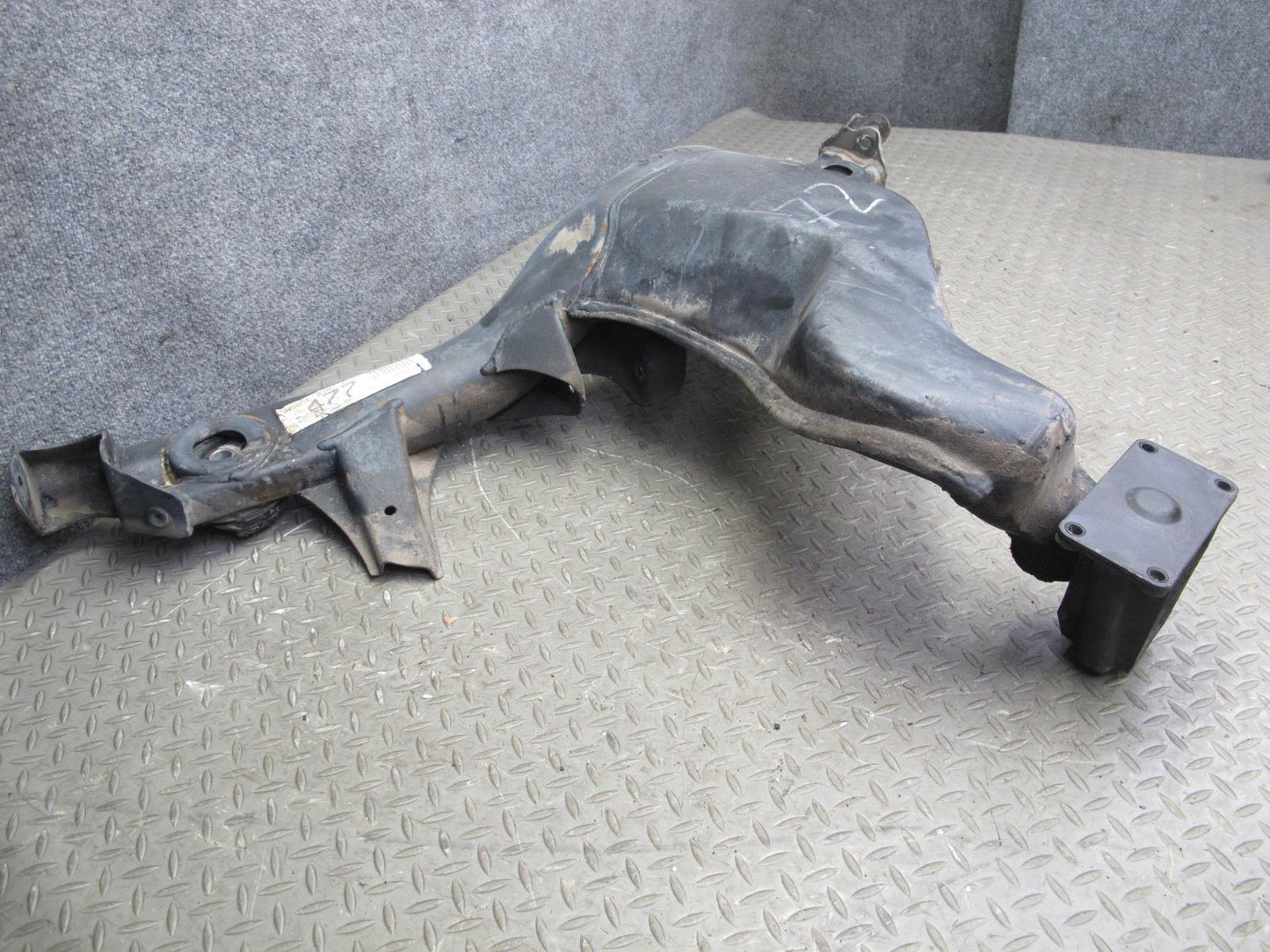 86-89 Mercedes R107 560SL Rear Suspension Subframe Crossmember Carrier OEM