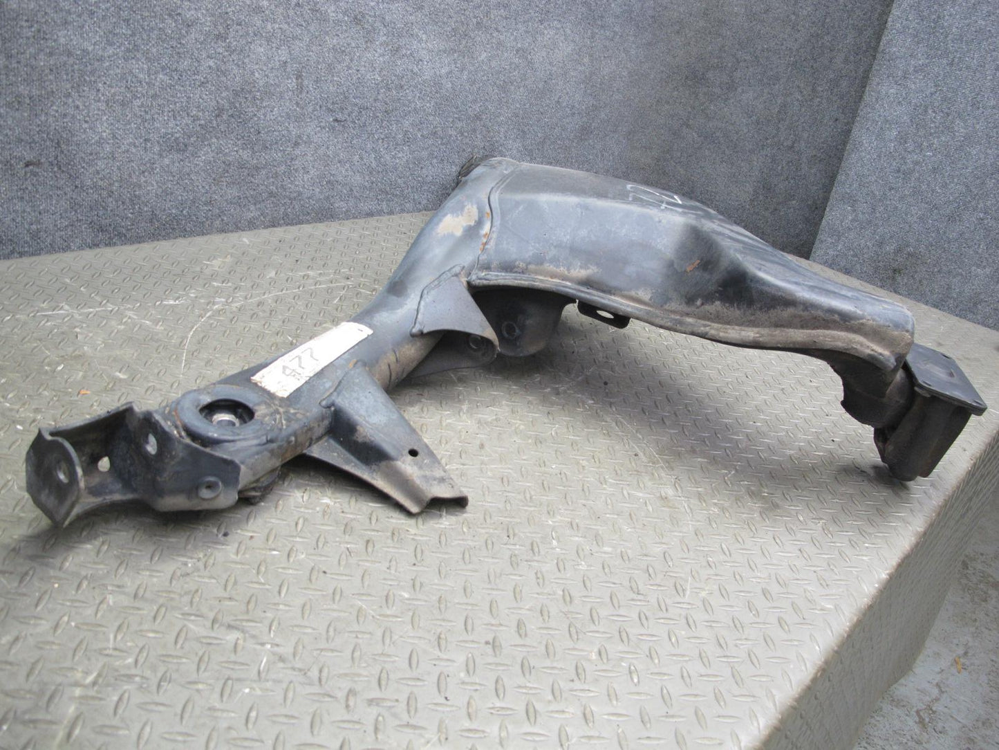 86-89 Mercedes R107 560SL Rear Suspension Subframe Crossmember Carrier OEM