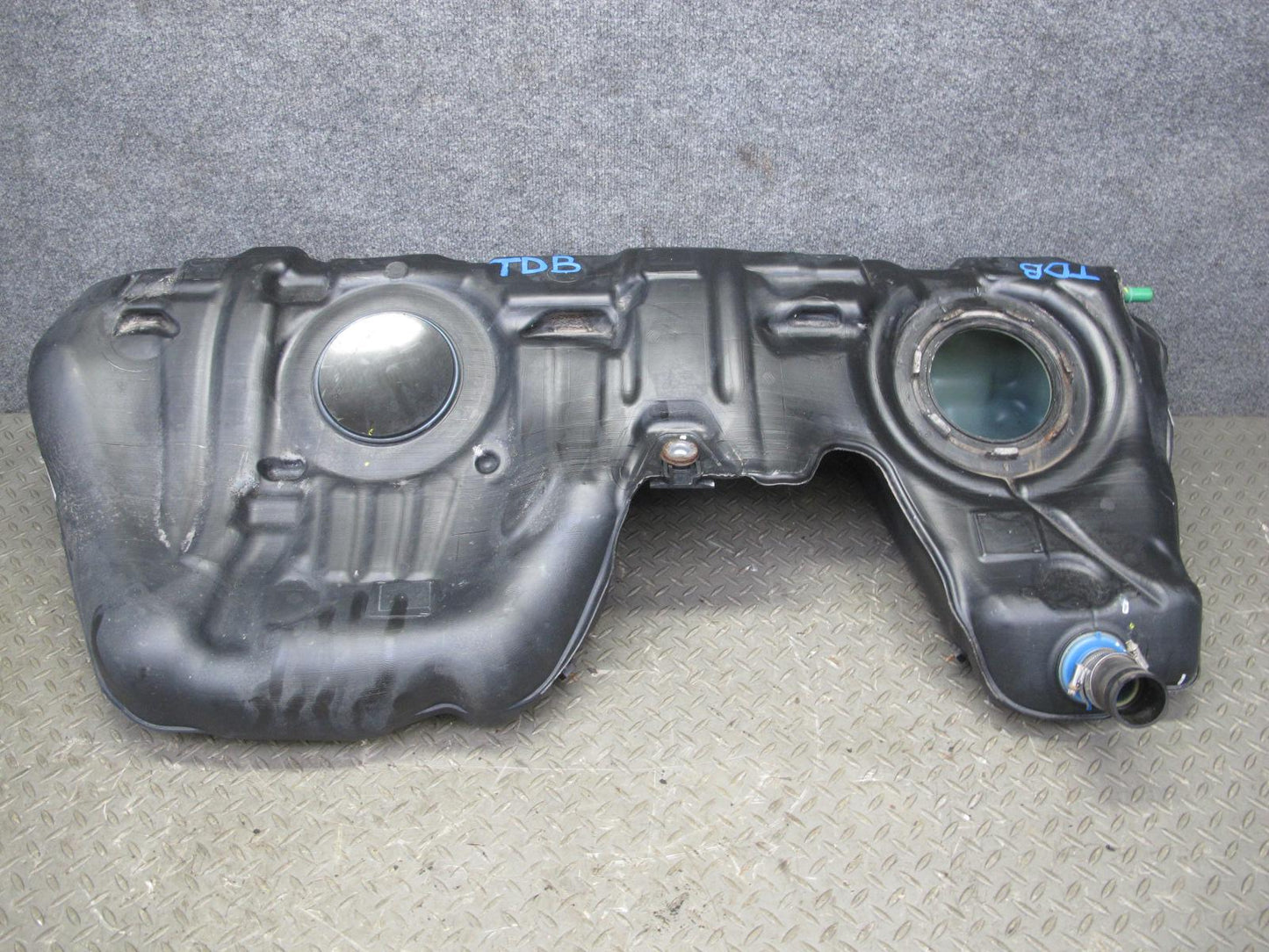 12-16 BMW F30 F31 3-SERIES Fuel Gas Tank Filler Neck Vent Pipe Assembly OEM
