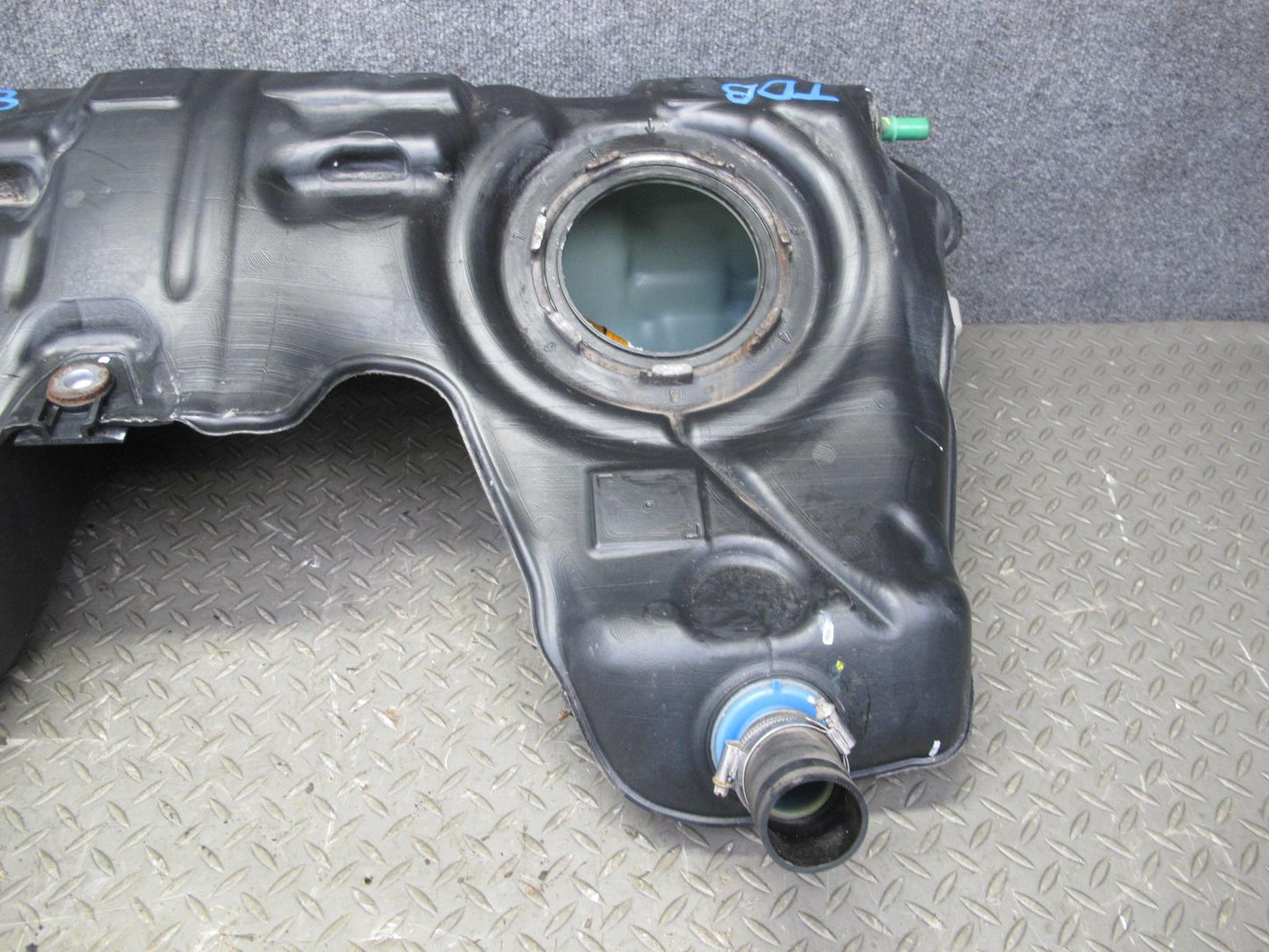 12-16 BMW F30 F31 3-SERIES Fuel Gas Tank Filler Neck Vent Pipe Assembly OEM