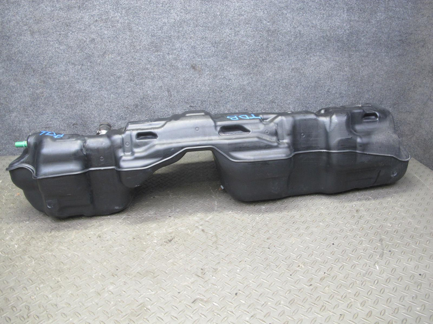 12-16 BMW F30 F31 3-SERIES Fuel Gas Tank Filler Neck Vent Pipe Assembly OEM