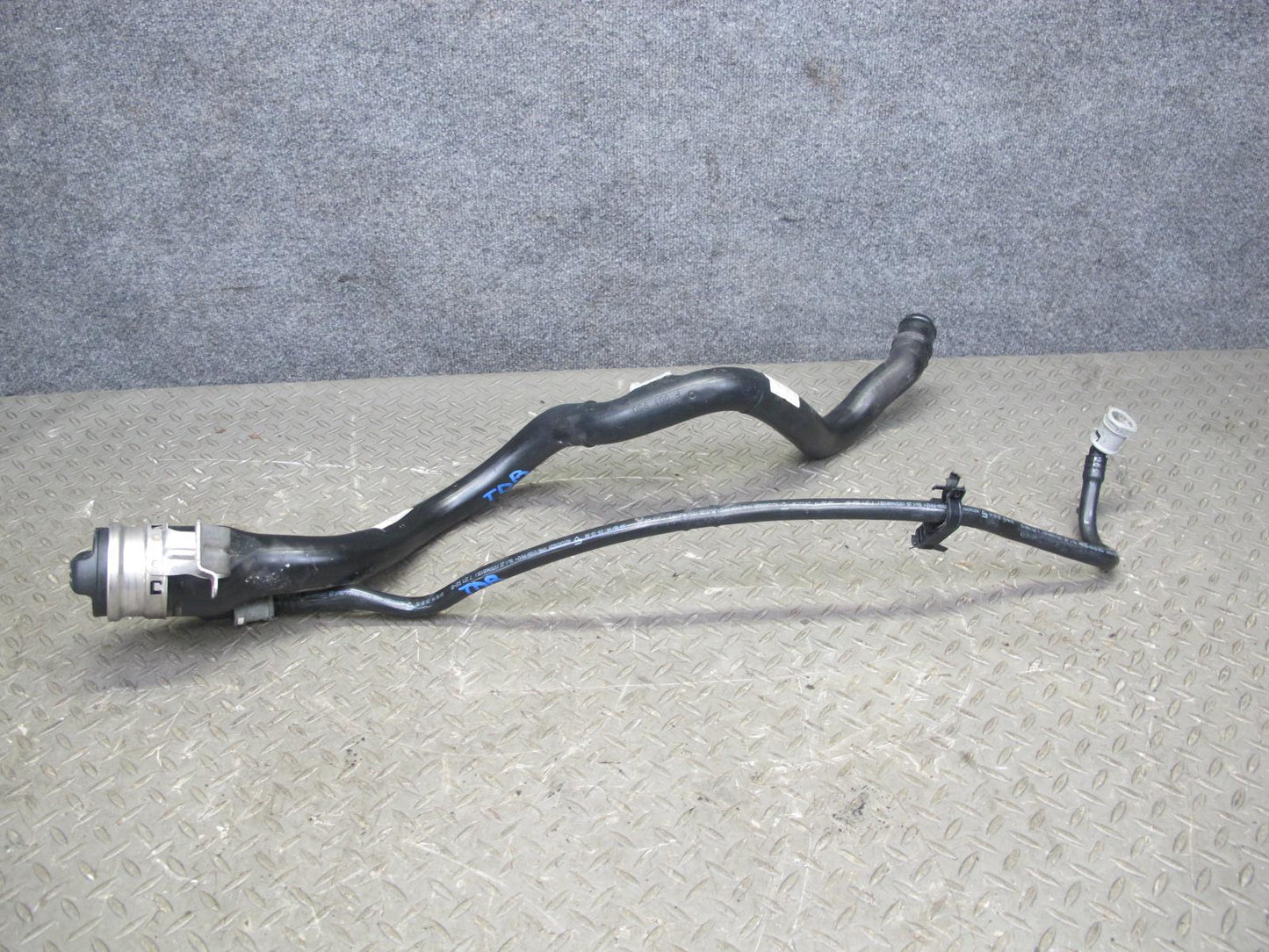 12-16 BMW F30 F31 3-SERIES Fuel Gas Tank Filler Neck Vent Pipe Assembly OEM