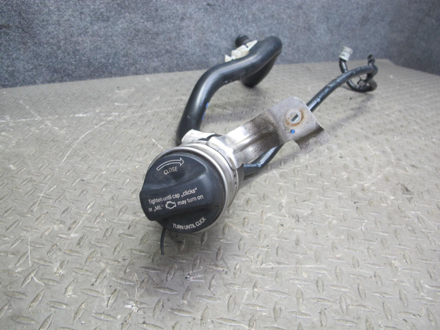 12-16 BMW F30 F31 3-SERIES Fuel Gas Tank Filler Neck Vent Pipe Assembly OEM