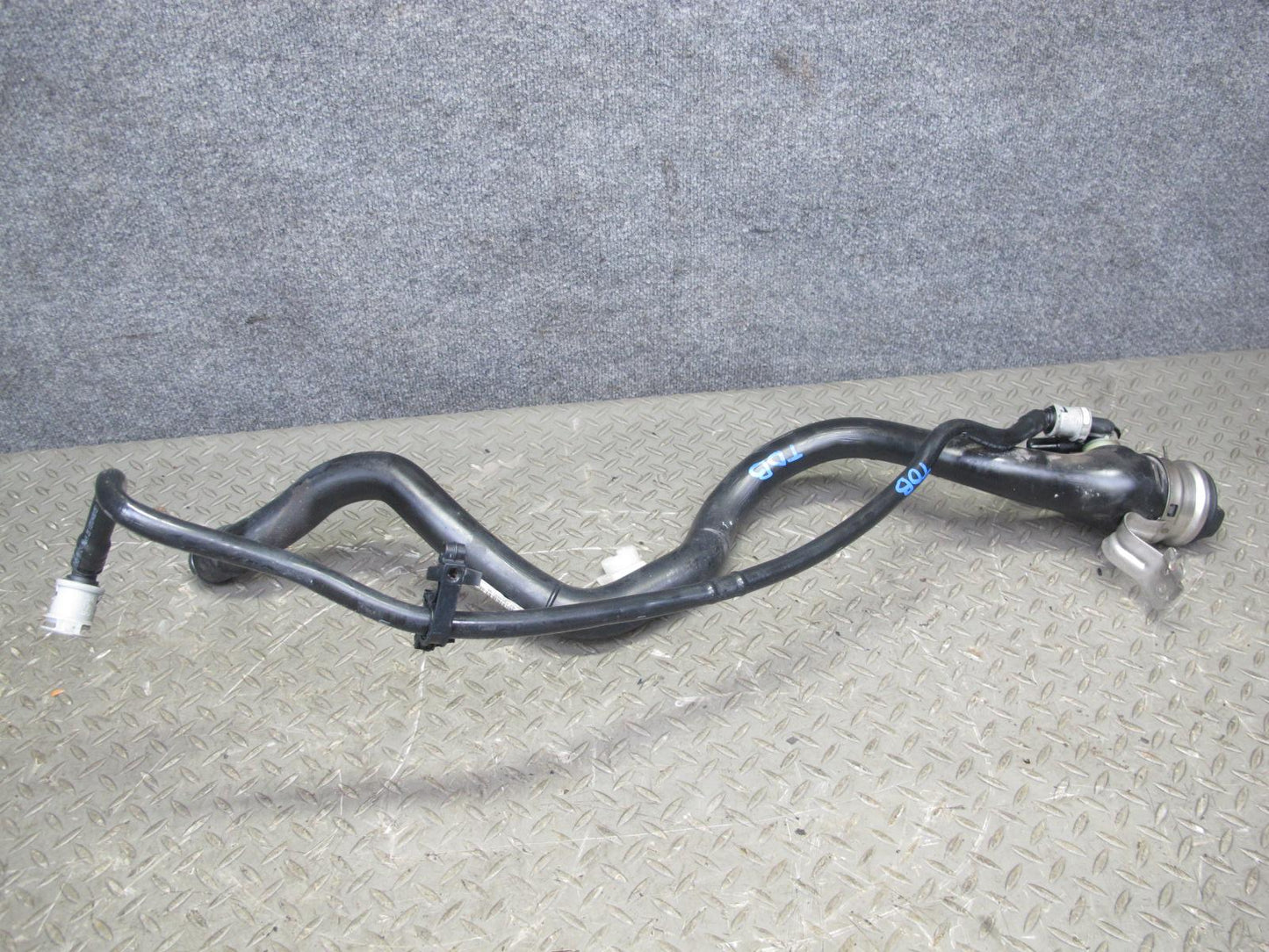 12-16 BMW F30 F31 3-SERIES Fuel Gas Tank Filler Neck Vent Pipe Assembly OEM