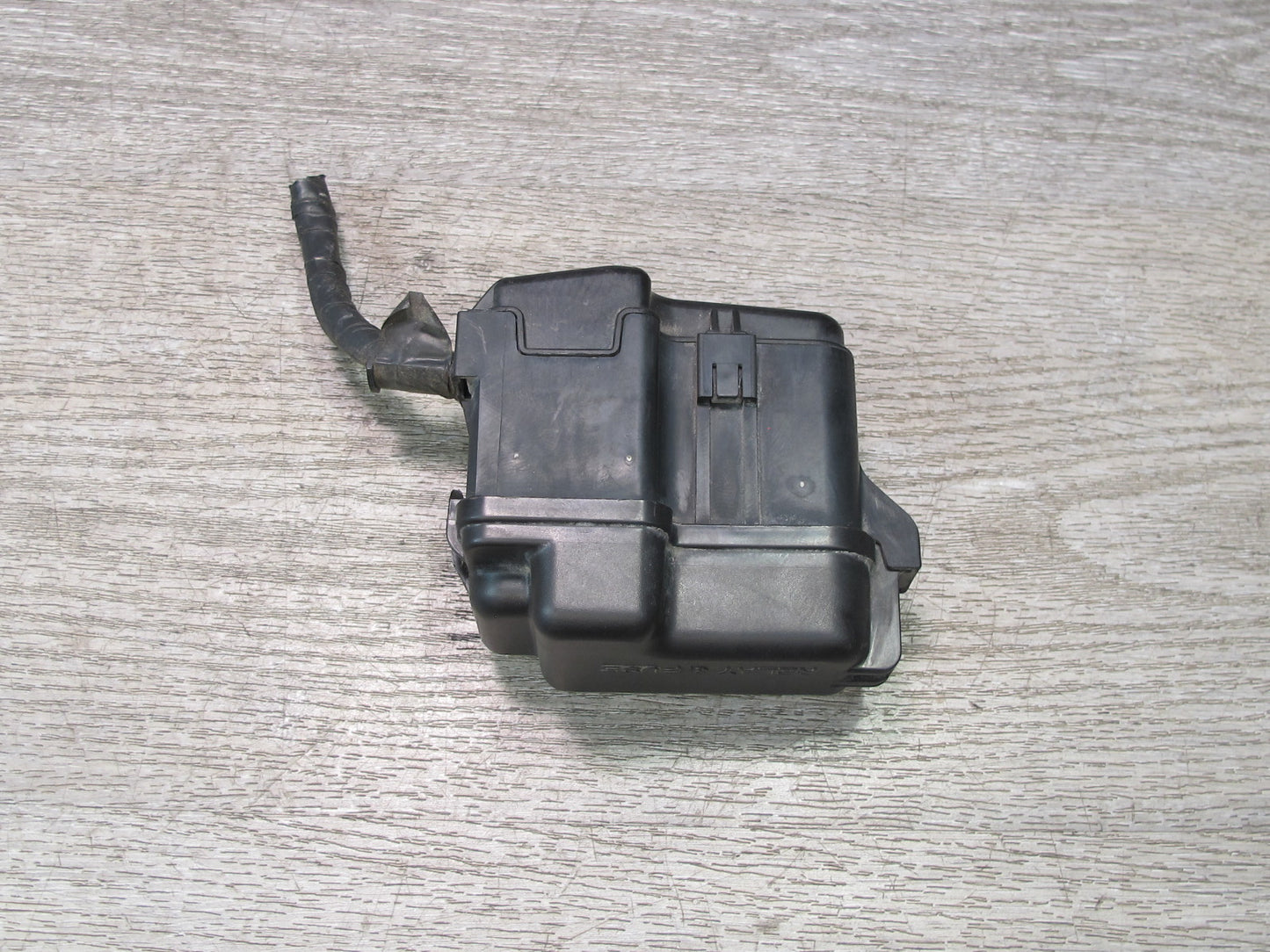 00-05 Toyota MR2 Spyder Front Right Luggage Compartment DRL Fuse Relay Box OEM