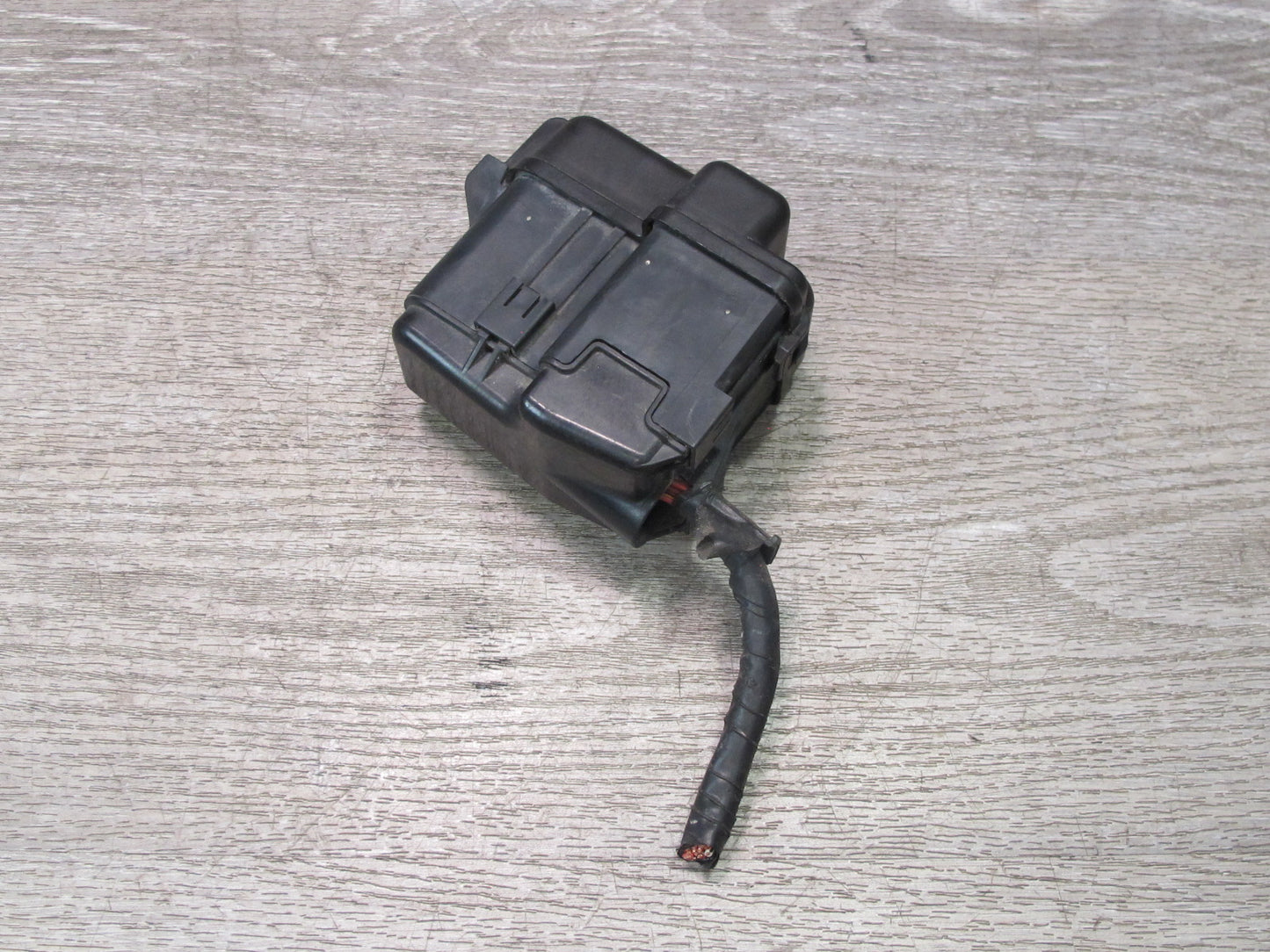 00-05 Toyota MR2 Spyder Front Right Luggage Compartment DRL Fuse Relay Box OEM