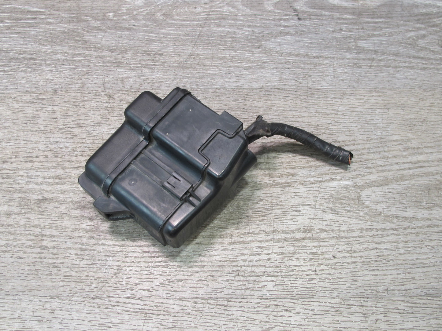 00-05 Toyota MR2 Spyder Front Right Luggage Compartment DRL Fuse Relay Box OEM