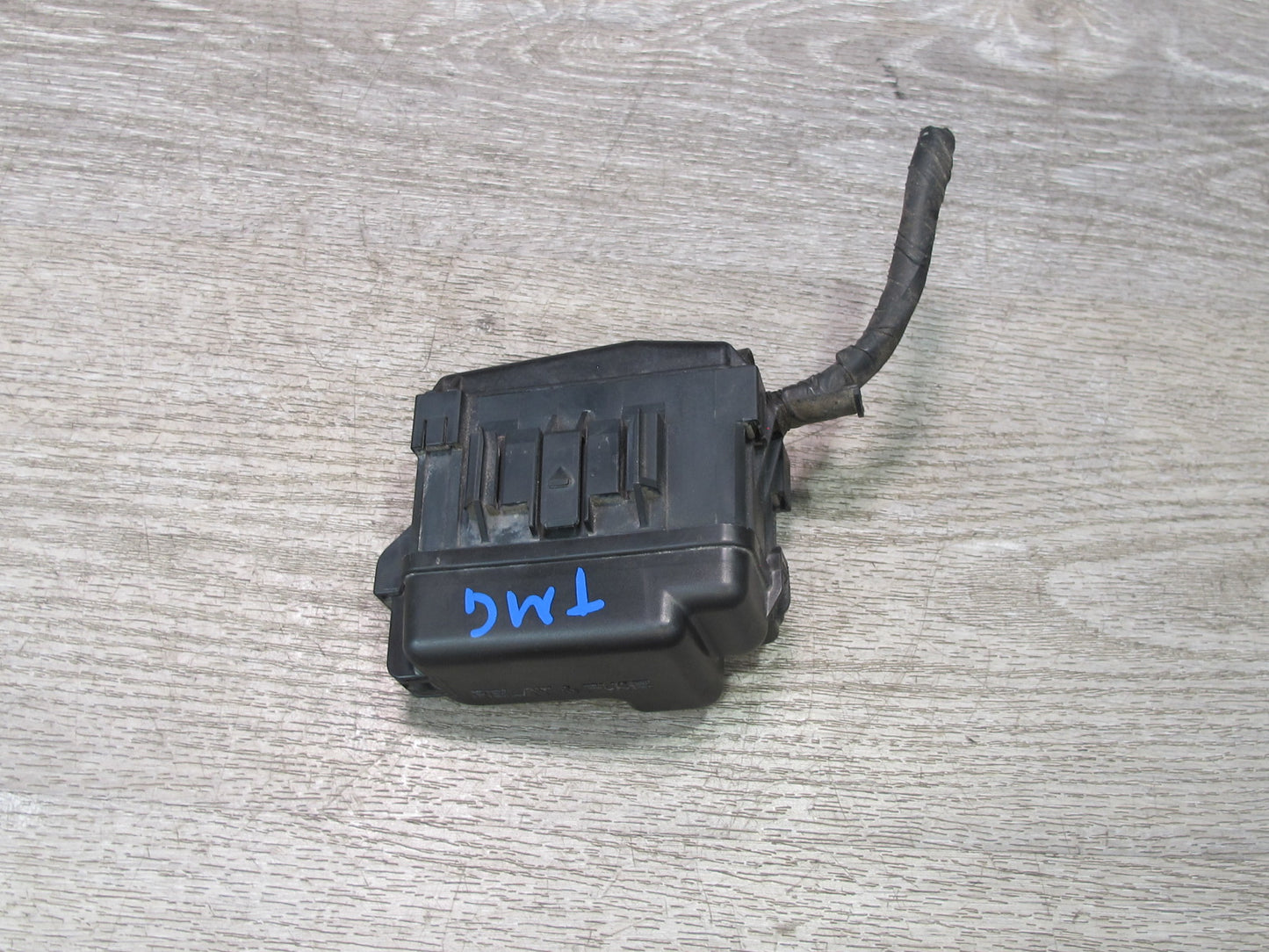 00-05 Toyota MR2 Spyder Front Right Luggage Compartment DRL Fuse Relay Box OEM