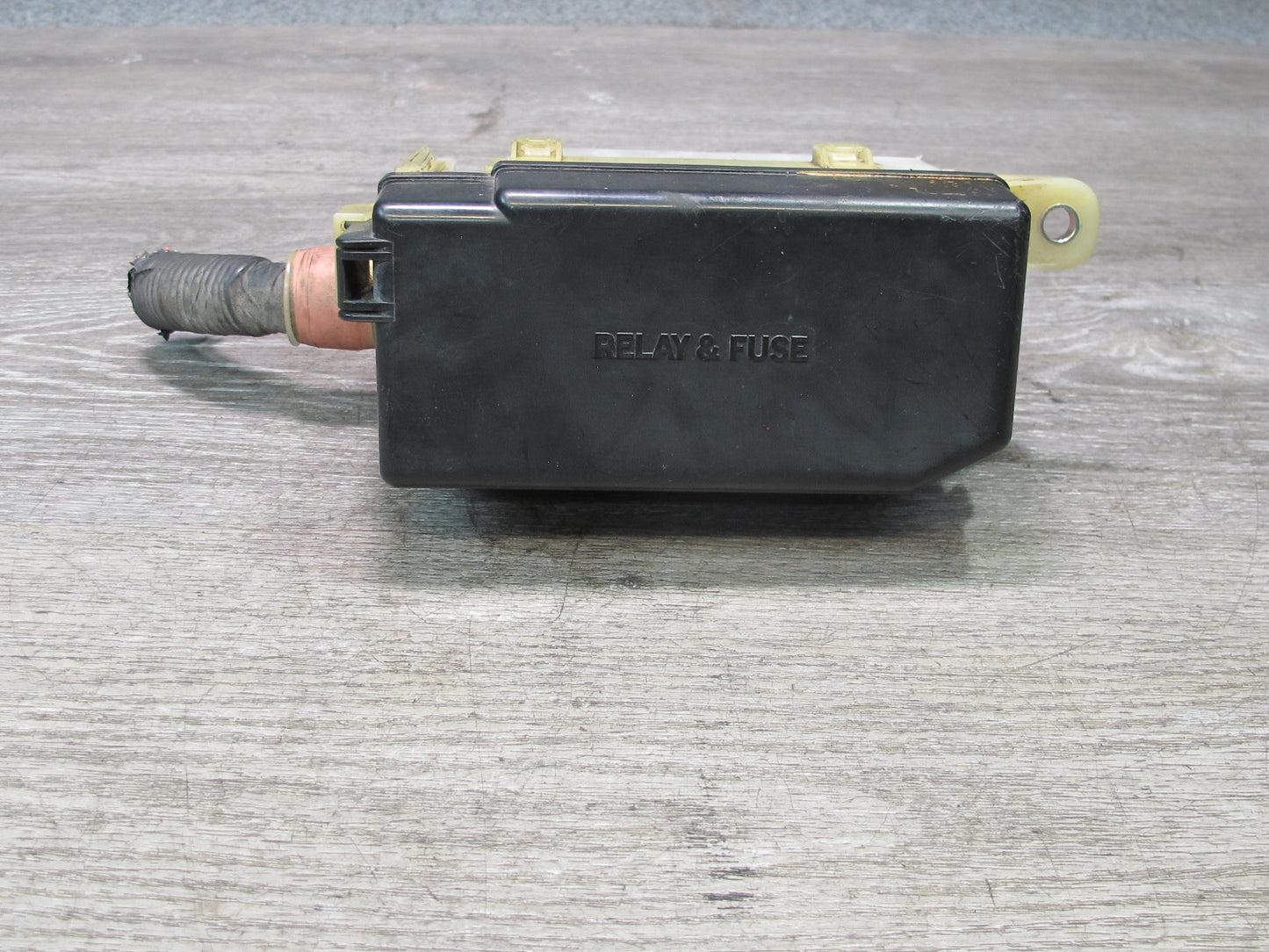 00-02 Toyota MR2 Spyder ZZW30L Engine Bay Main Fuse Relay Box Module OEM