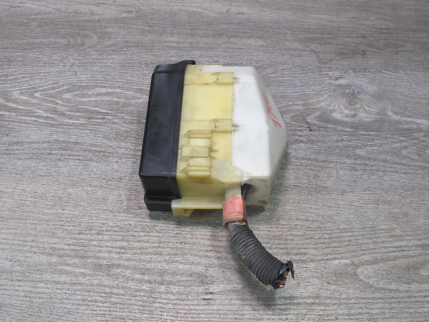 00-02 Toyota MR2 Spyder ZZW30L Engine Bay Main Fuse Relay Box Module OEM