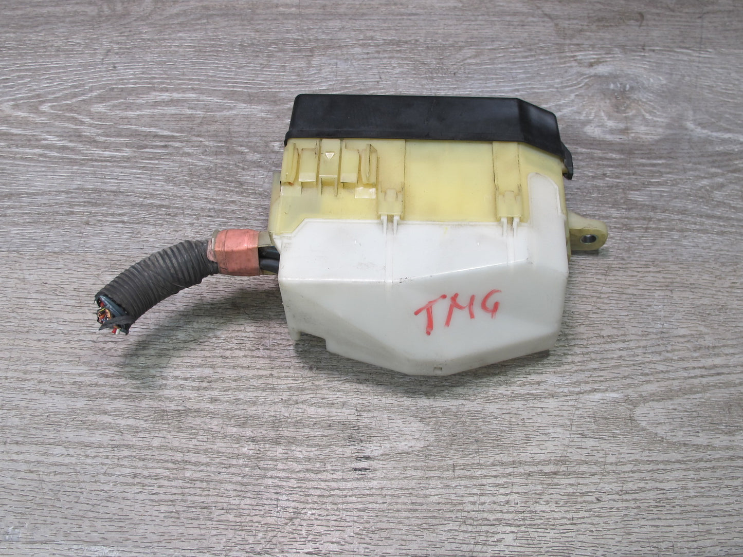 00-02 Toyota MR2 Spyder ZZW30L Engine Bay Main Fuse Relay Box Module OEM