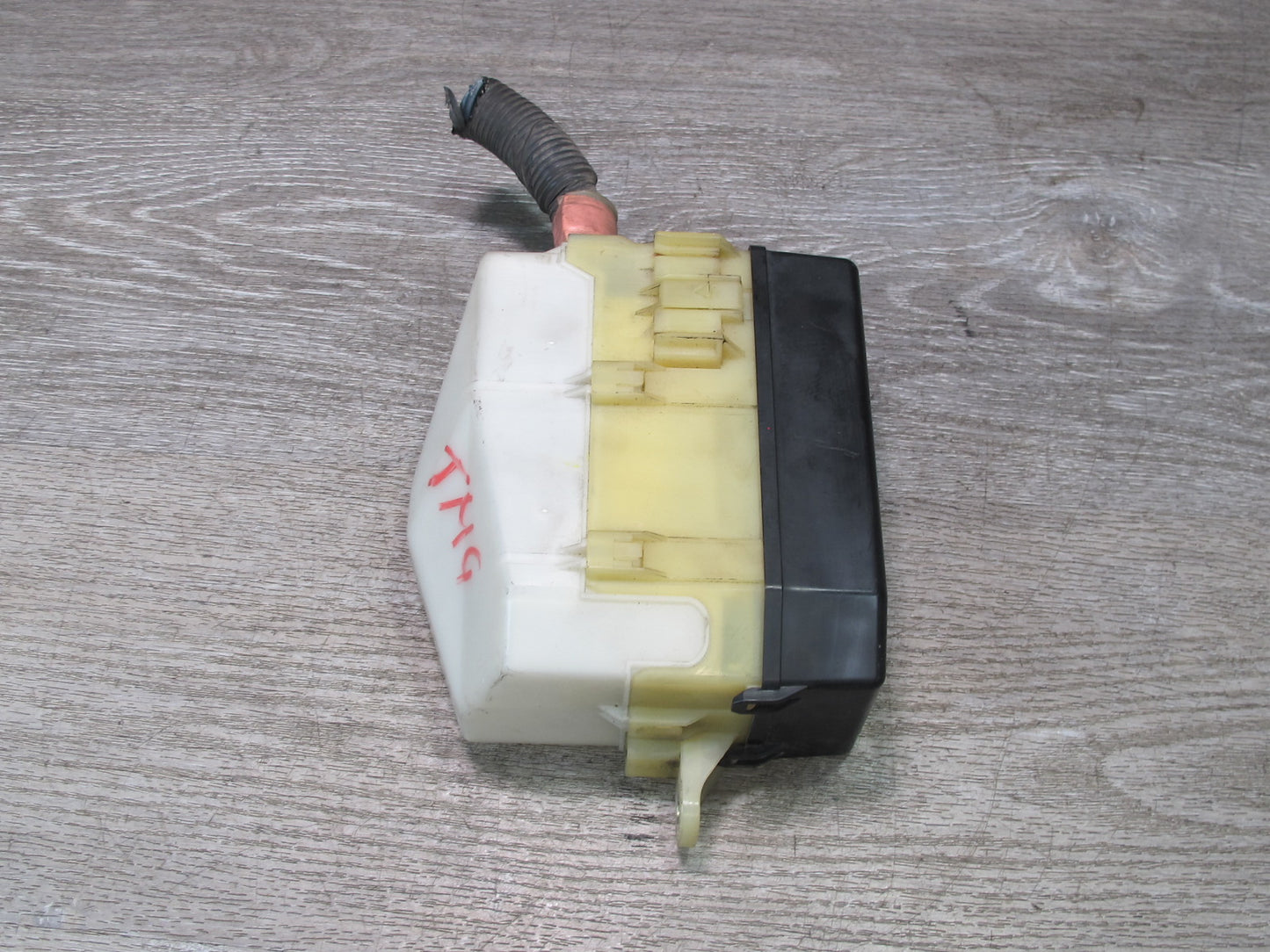 00-02 Toyota MR2 Spyder ZZW30L Engine Bay Main Fuse Relay Box Module OEM