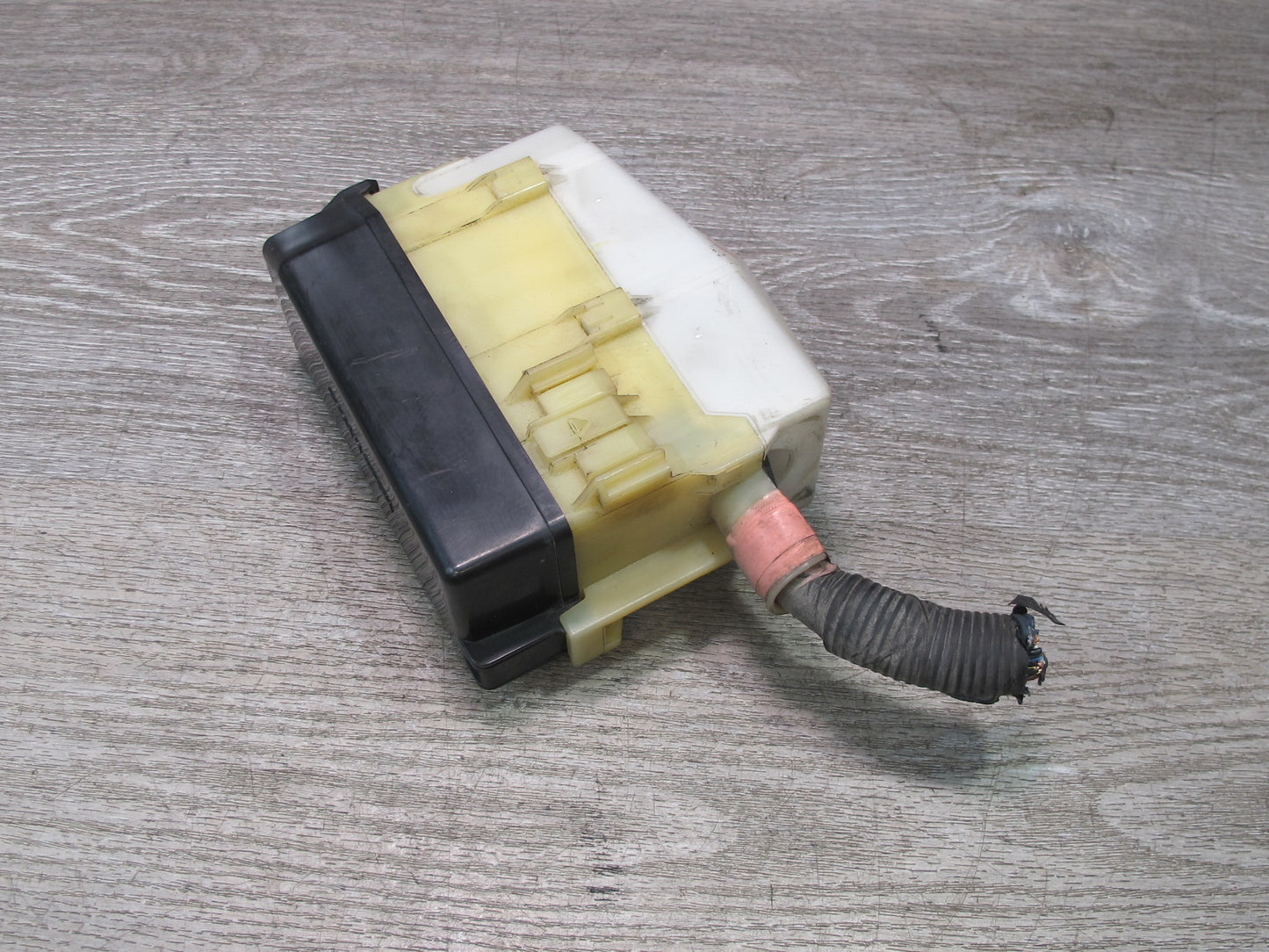 00-02 Toyota MR2 Spyder ZZW30L Engine Bay Main Fuse Relay Box Module OEM