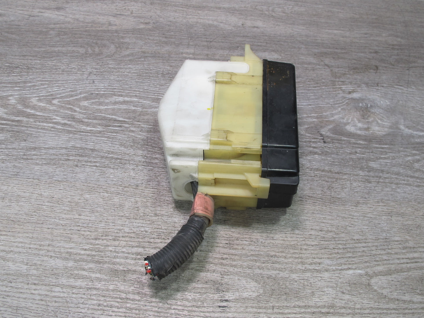 00-02 Toyota MR2 Spyder ZZW30L Engine Bay Main Fuse Relay Box Module OEM