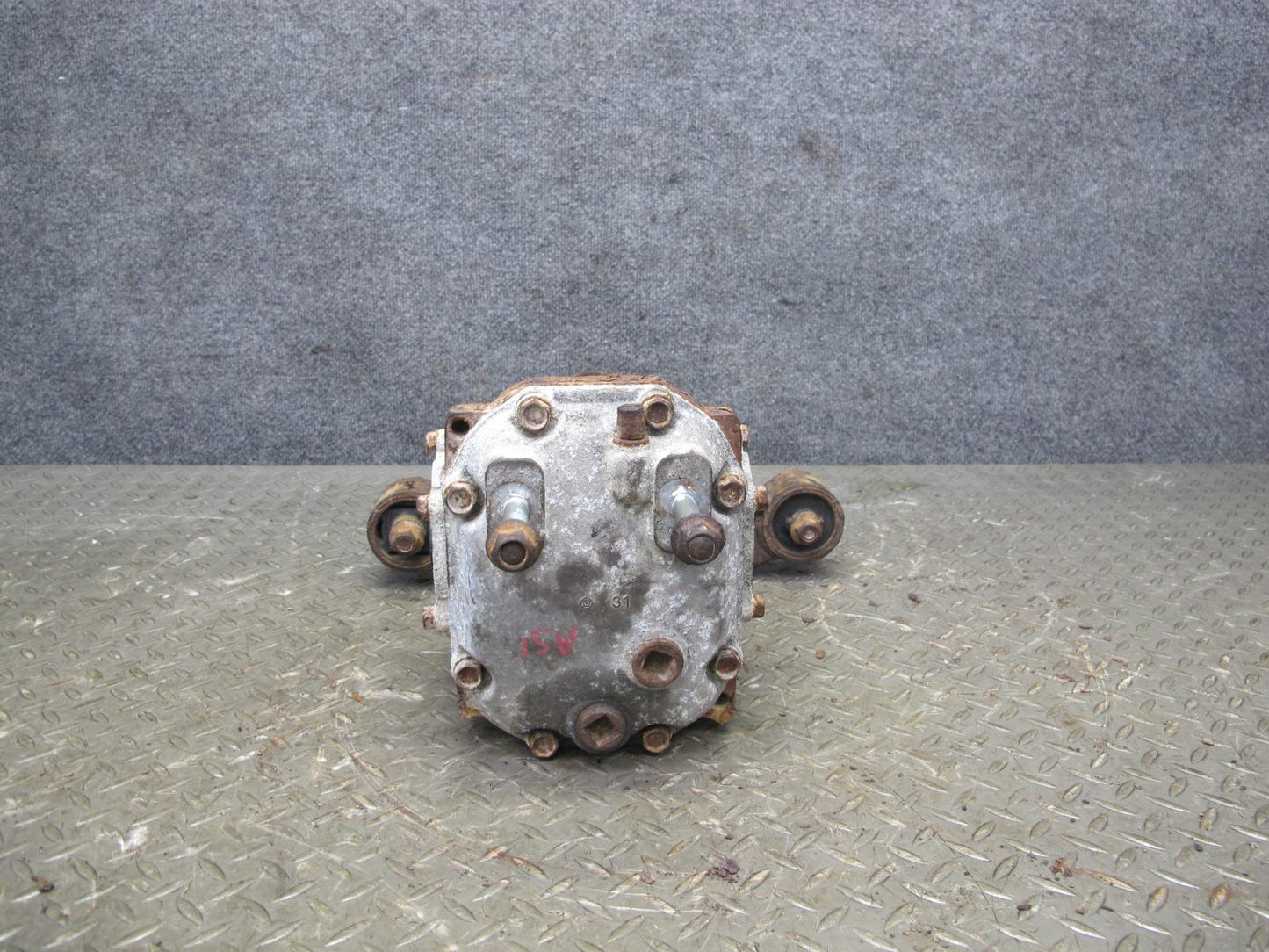 08-14 Subaru Impreza WRX 2.5L M/T Rear Differential Carrier 3.9 Ratio 105k OEM