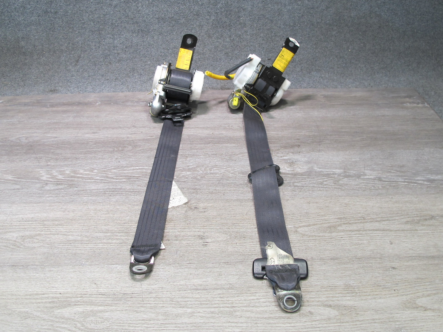 00-01 TOYOTA MR2 FRONT RIGHT & LEFT SIDE SEATBELT RETRACTOR SET OEM