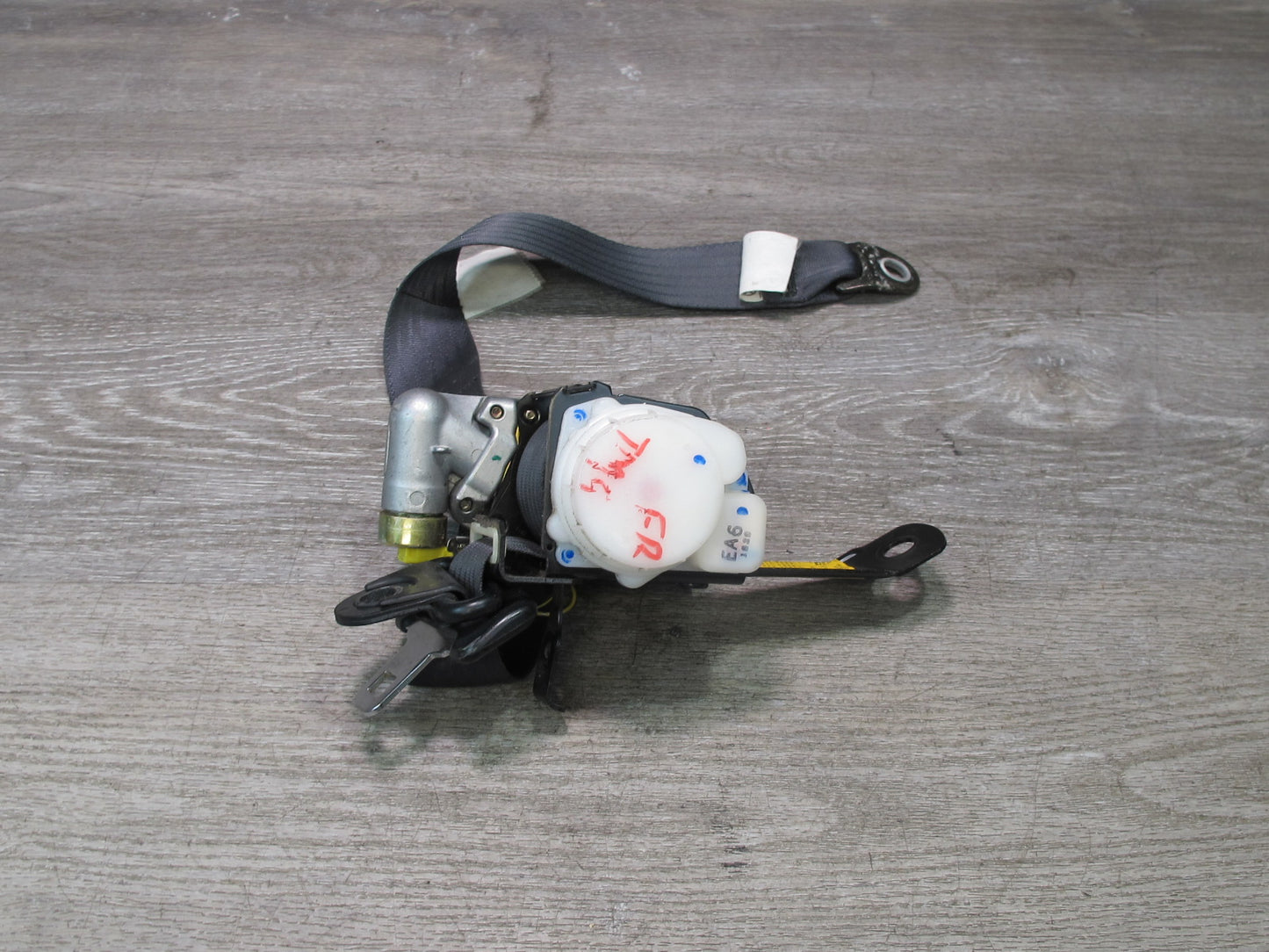 00-01 TOYOTA MR2 FRONT RIGHT & LEFT SIDE SEATBELT RETRACTOR SET OEM