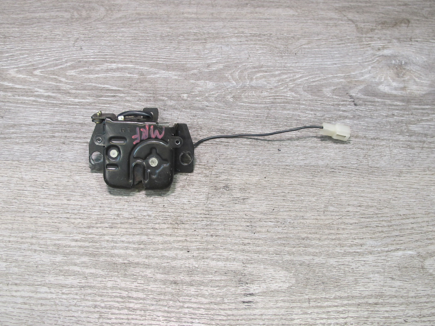 86-88 Mazda RX7 FC3S Coupe Set of 2 Left & Right Trunk Hatch Lock Latch OEM
