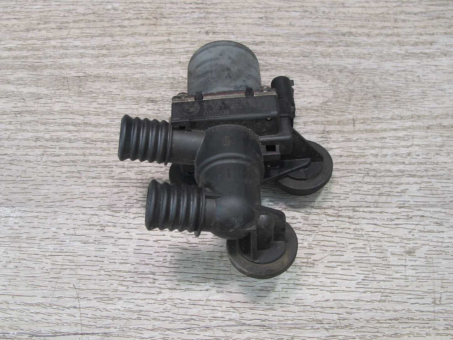 01-06 BMW E46 3-SERIES Heater Control Water Pump OEM