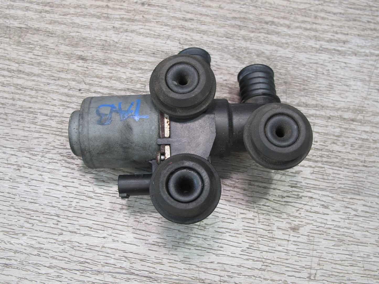 01-06 BMW E46 3-SERIES Heater Control Water Pump OEM