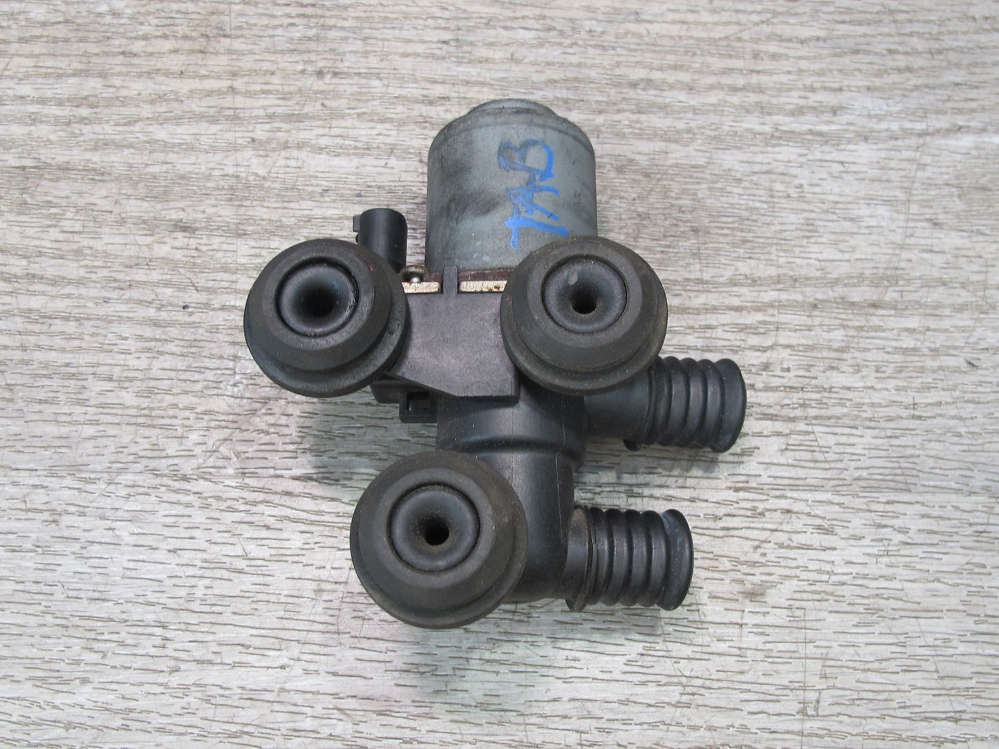 01-06 BMW E46 3-SERIES Heater Control Water Pump OEM