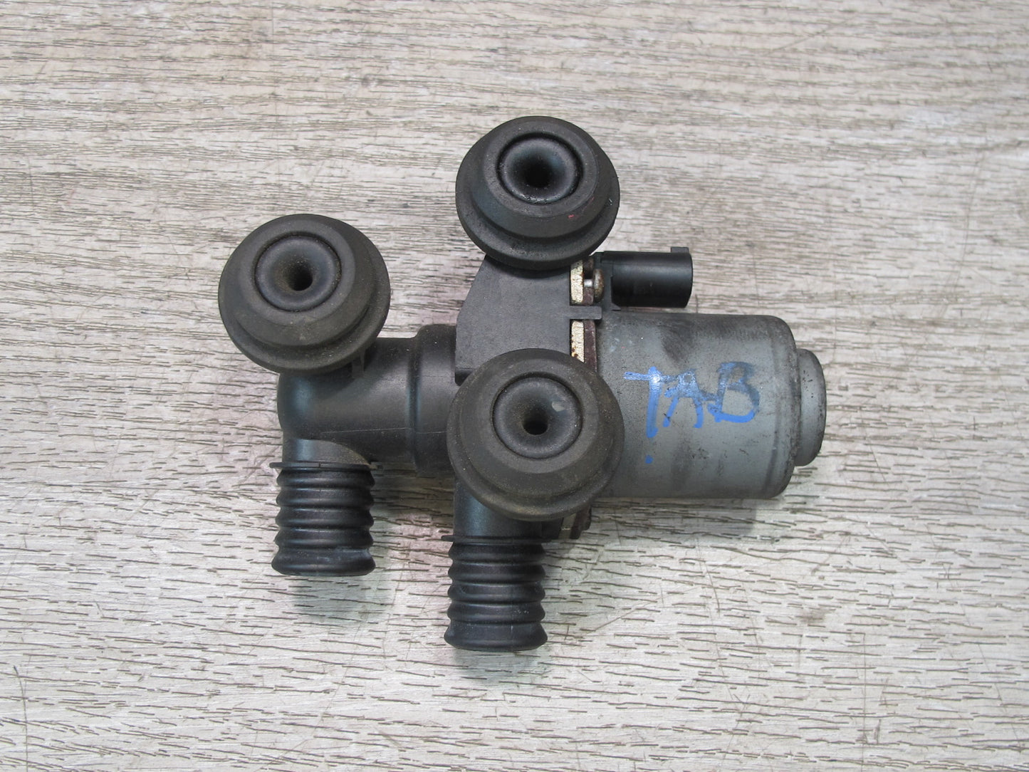 01-06 BMW E46 3-SERIES Heater Control Water Pump OEM