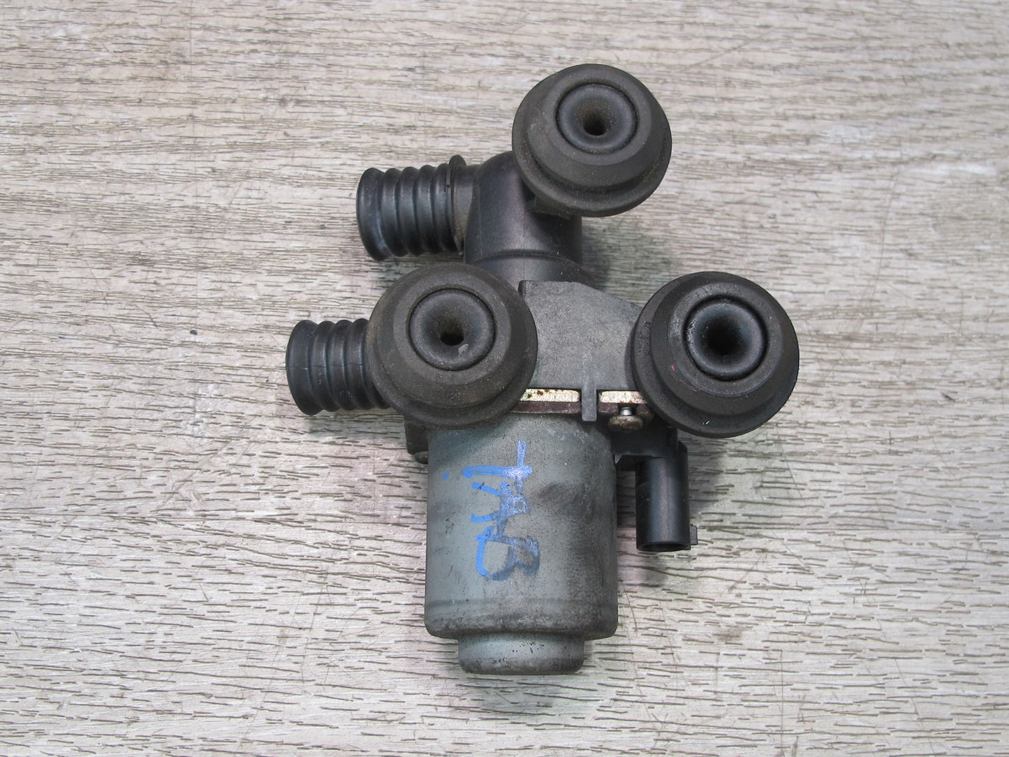 01-06 BMW E46 3-SERIES Heater Control Water Pump OEM