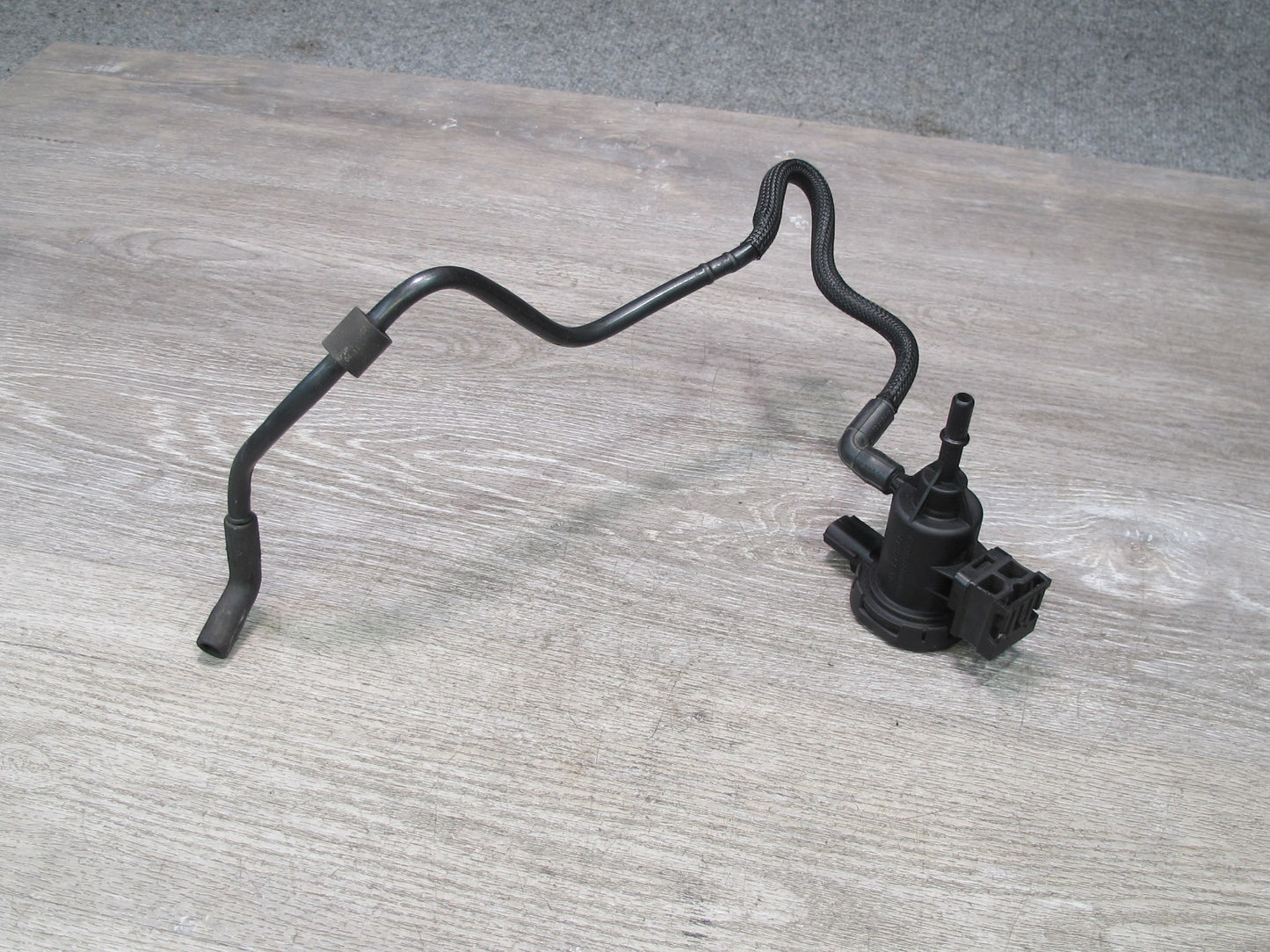 12-15 Mercedes W166 ML350 Fuel Vapor Canister Purge Solenoid w Hose Line OEM
