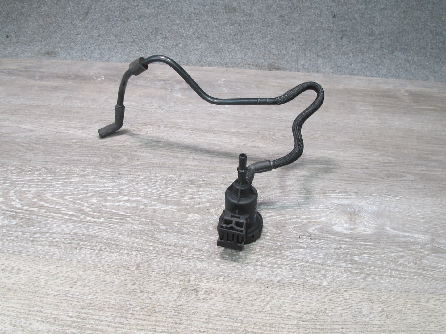 12-15 Mercedes W166 ML350 Fuel Vapor Canister Purge Solenoid w Hose Line OEM