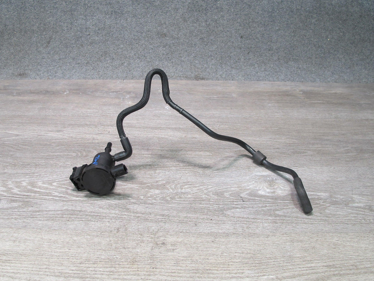 12-15 Mercedes W166 ML350 Fuel Vapor Canister Purge Solenoid w Hose Line OEM