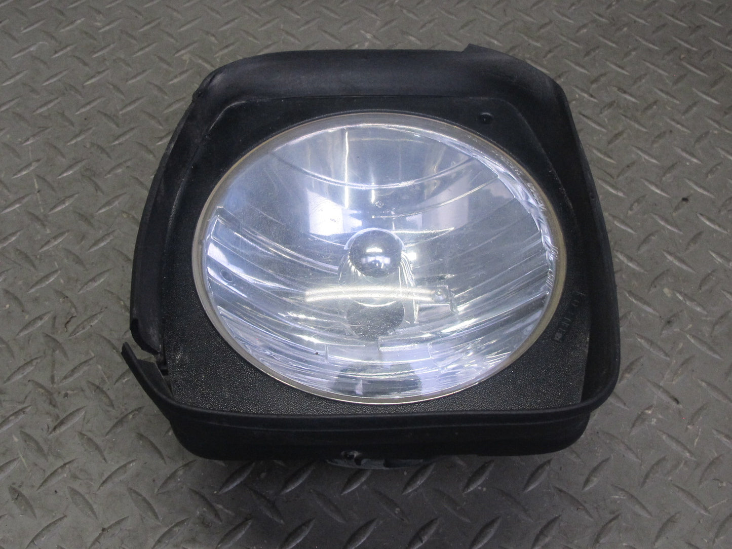 2003-2009 Hummer H2 Front Right Passenger Side Head Light Lamp
