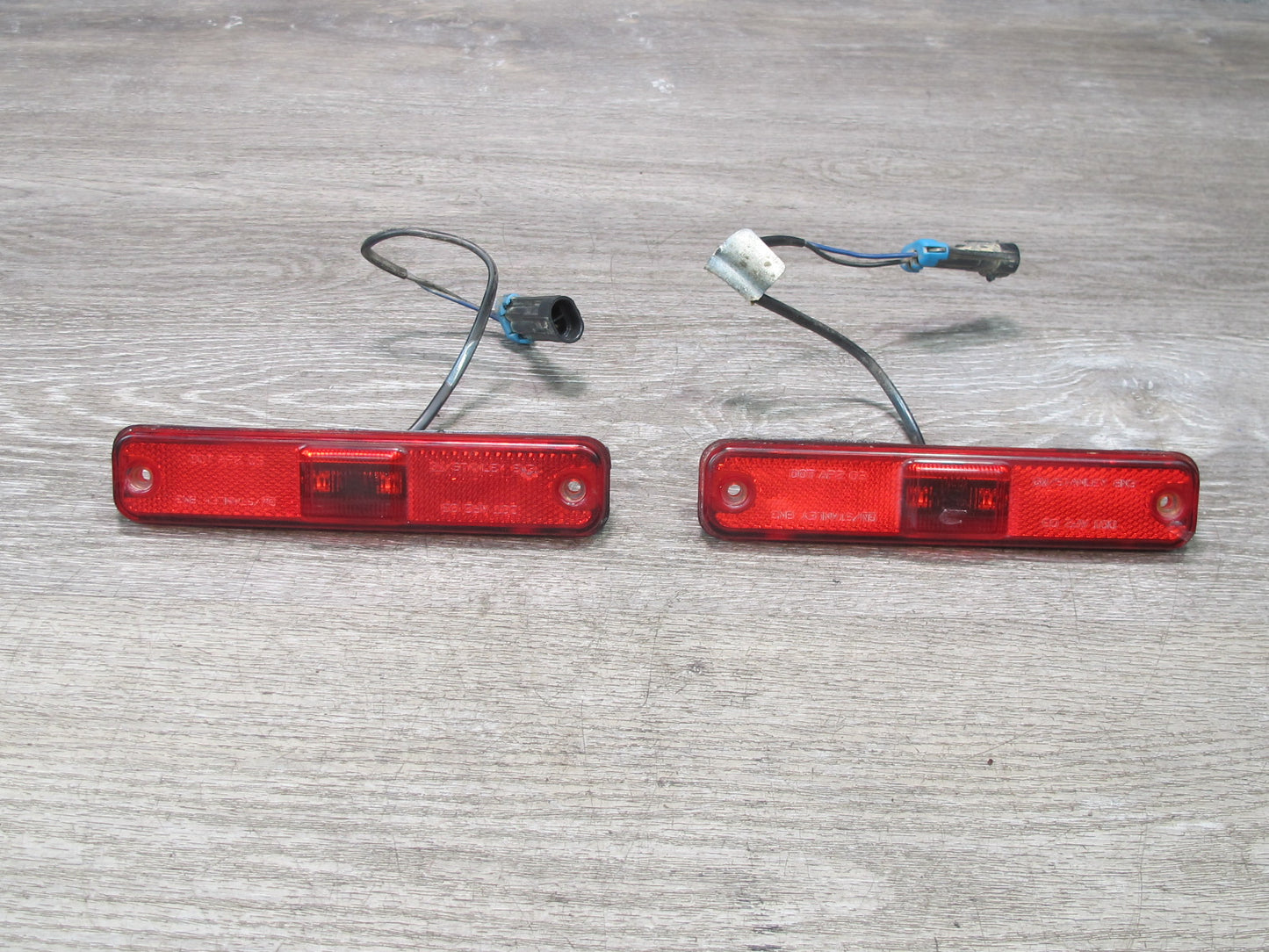 2003-2009 Hummer H2 Rear Left & Right Side Quarter Panel Marker Lamp Light Set