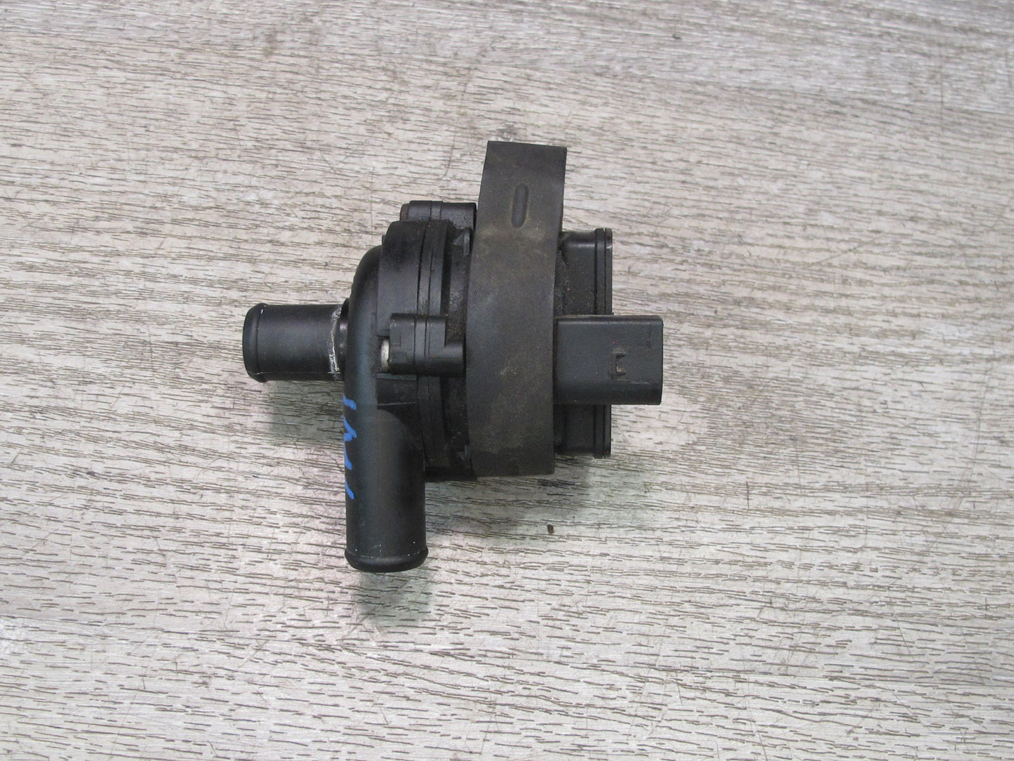 12-15 Mercedes W166 X166 GL ML Engine Auxiliary AUX Water Pump 2118350028 OEM