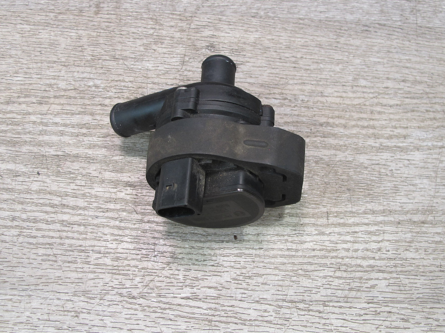 12-15 Mercedes W166 X166 GL ML Engine Auxiliary AUX Water Pump 2118350028 OEM