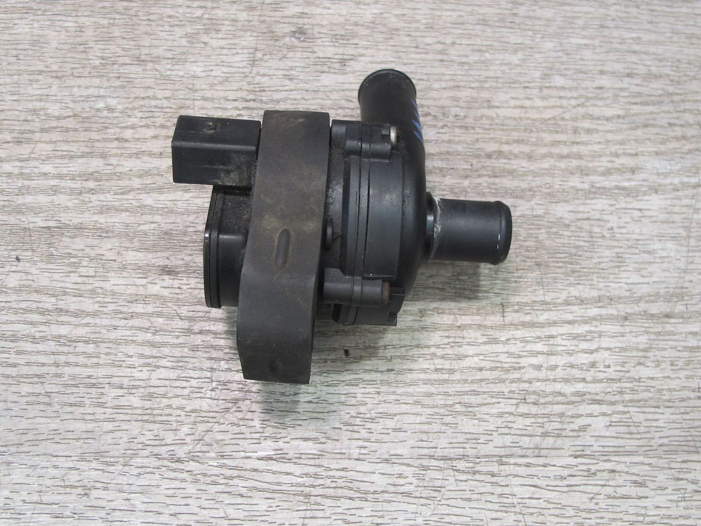 12-15 Mercedes W166 X166 GL ML Engine Auxiliary AUX Water Pump 2118350028 OEM