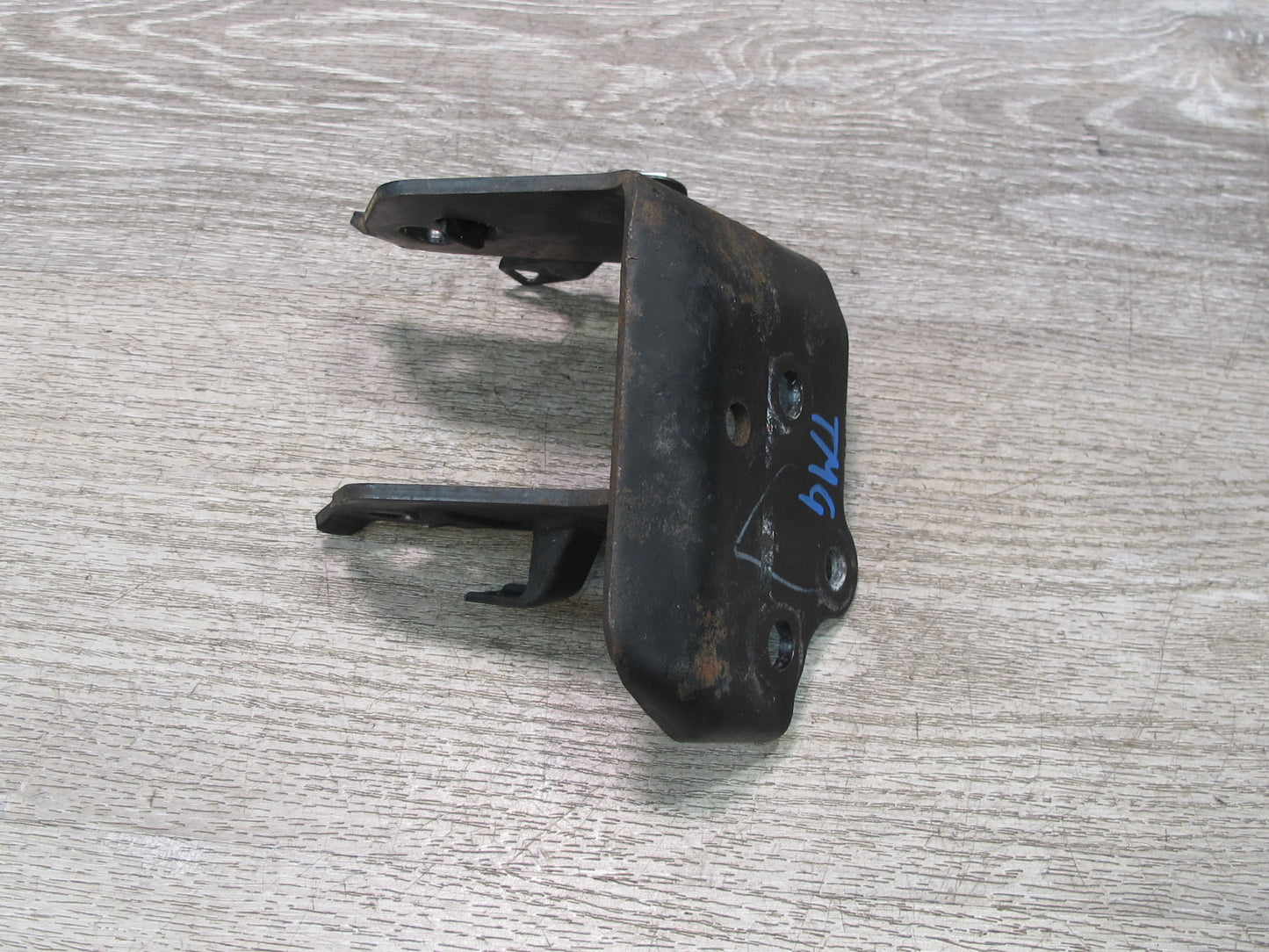 00-05 Toyota MR2 Spyder ZZW30L 1.8L 1ZZFE Engine Mount Bracket Support OEM