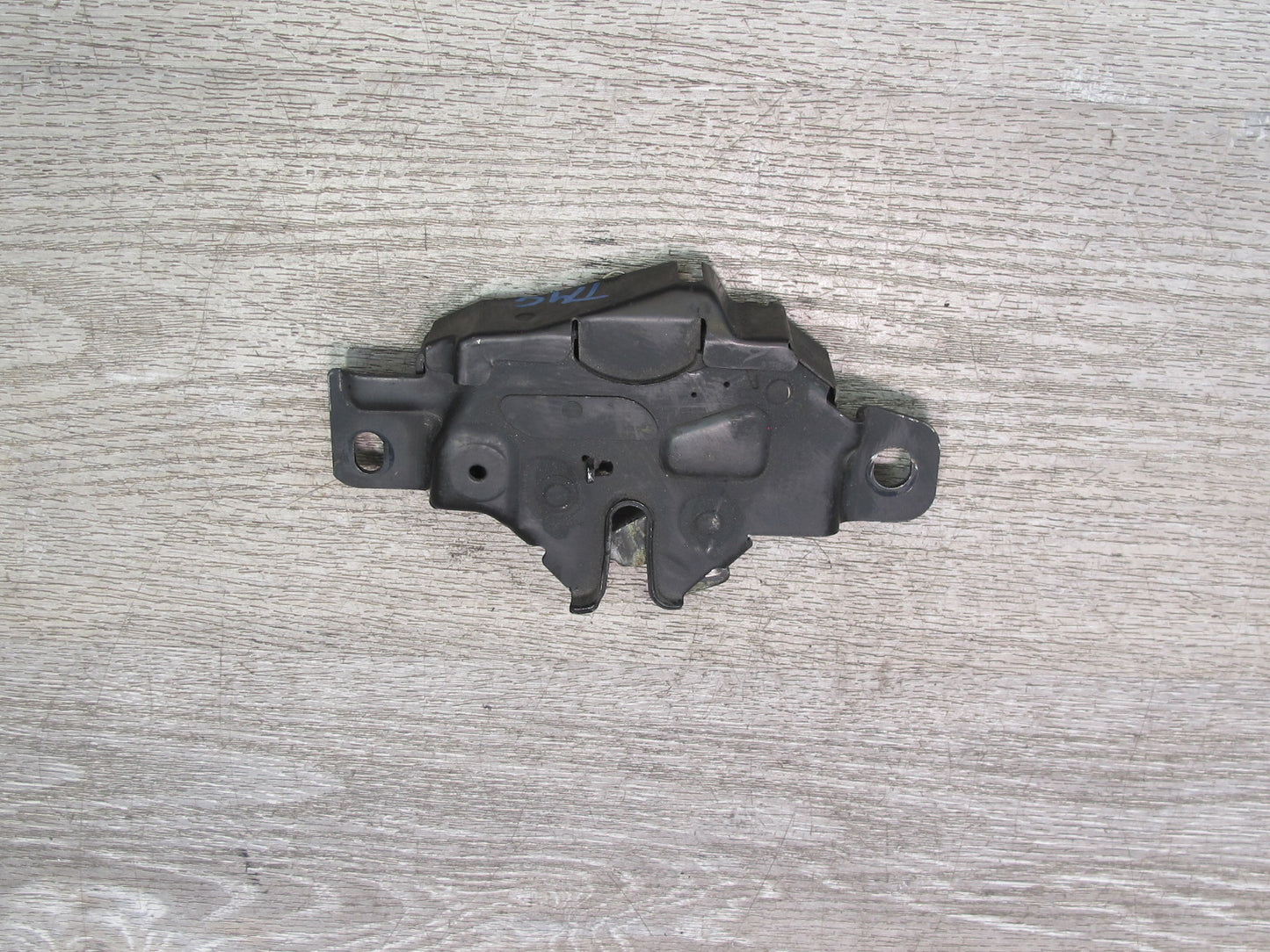 00-05 Toyota MR2 Spyder ZZW30L Rear Trunk Engine Lock Latch OEM