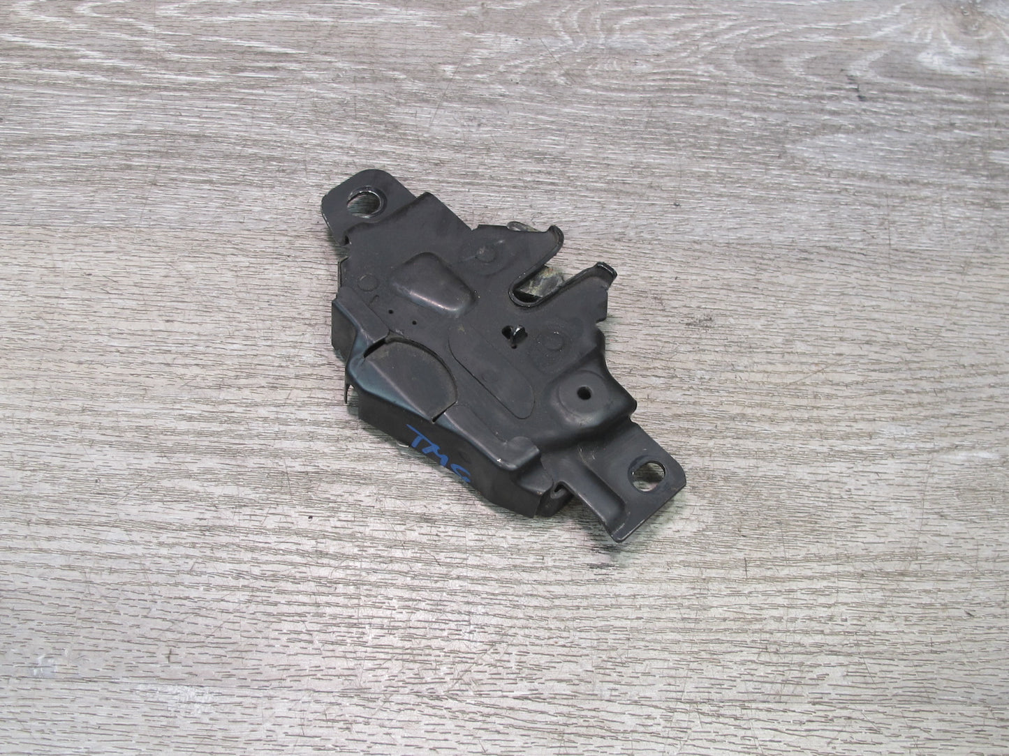 00-05 Toyota MR2 Spyder ZZW30L Rear Trunk Engine Lock Latch OEM