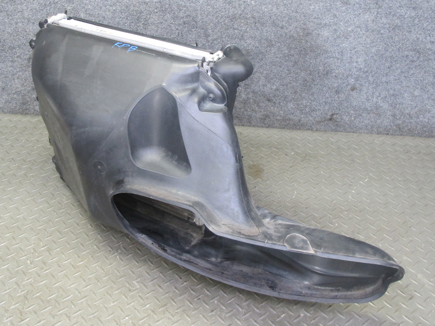 1997-2004 Porsche Boxster 986 Right Engine Radiator Fan Condenser Shroud Assy